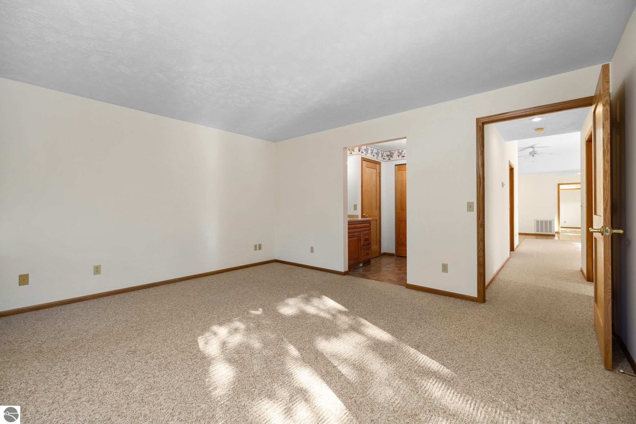 2135 Hammond Place Unit: West