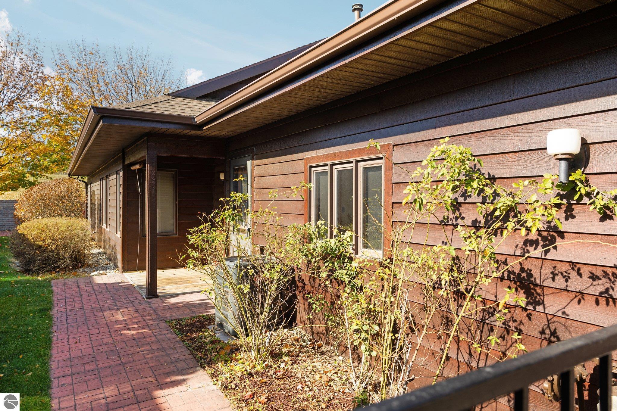 2135 Hammond Place Unit: West