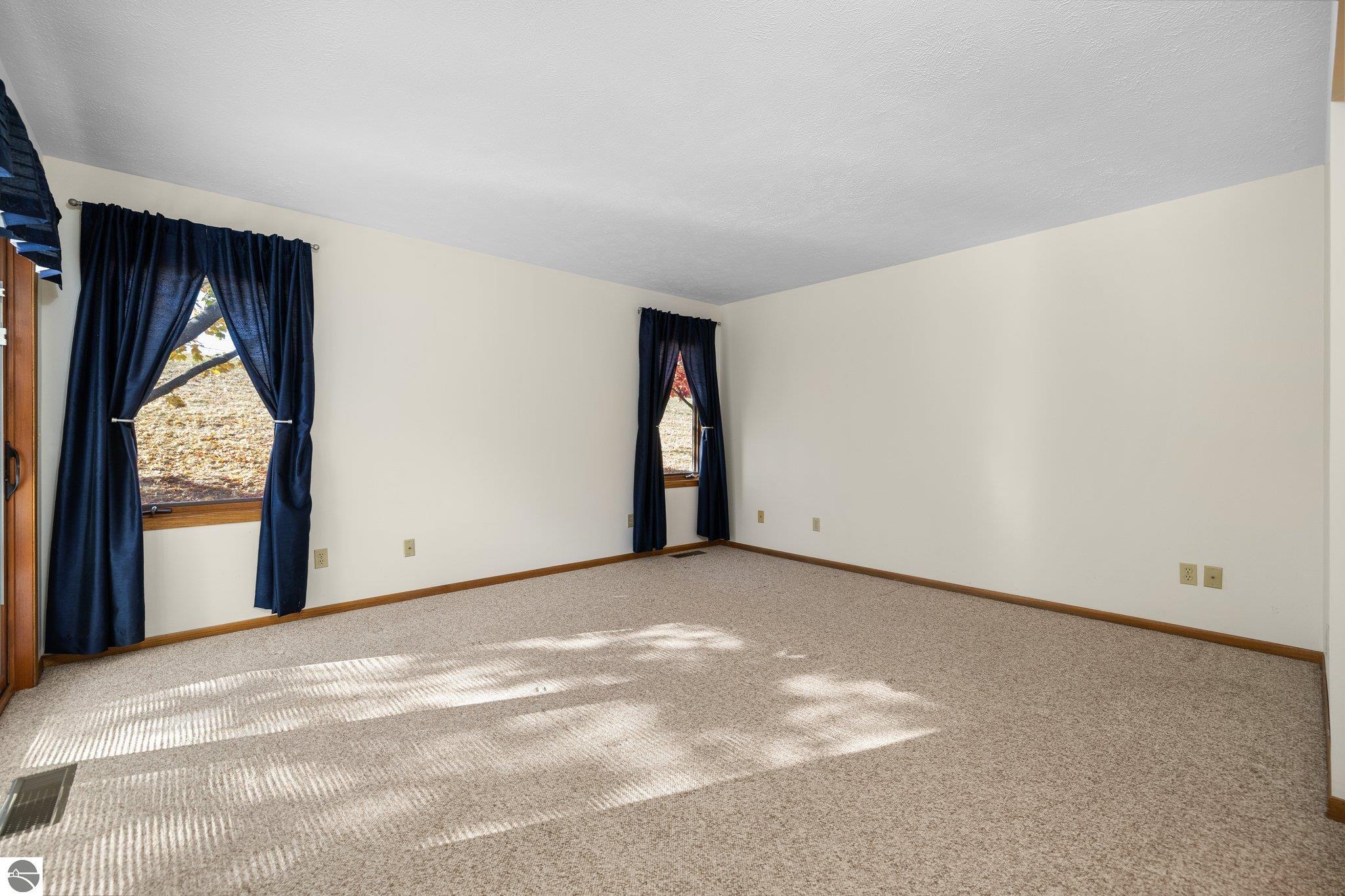 2135 Hammond Place Unit: West