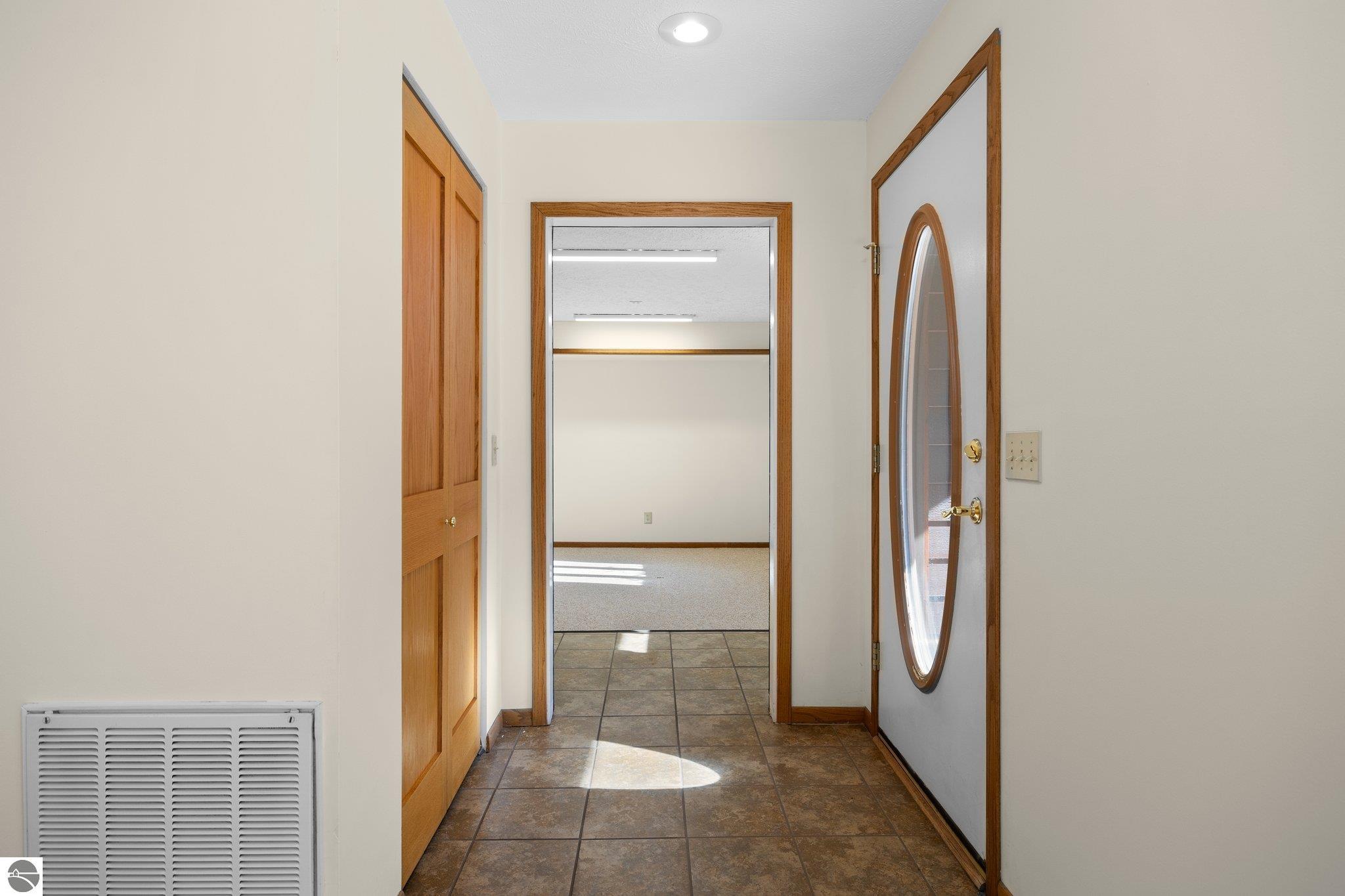 2135 Hammond Place Unit: West