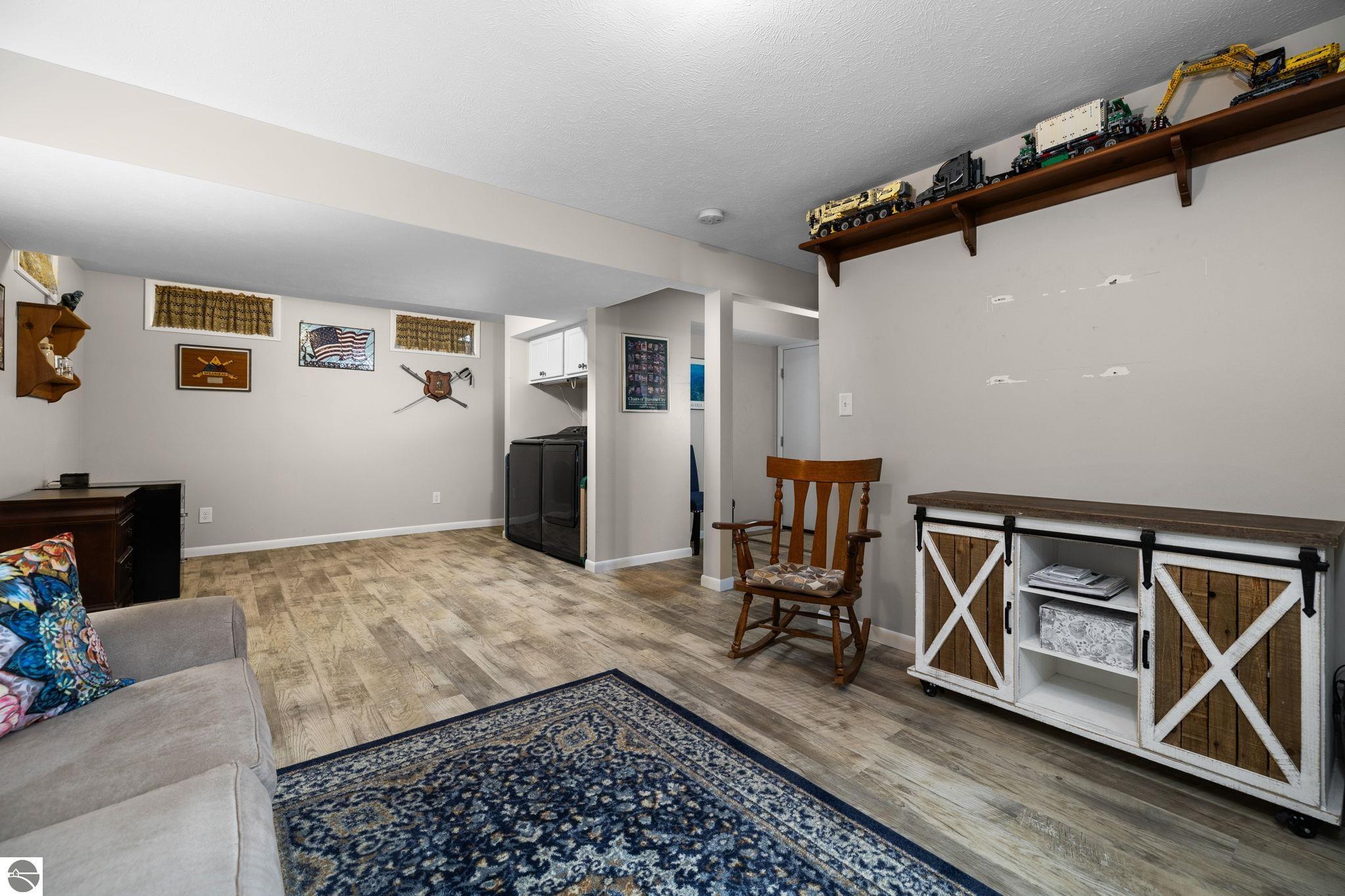 1973 Sparrow Drive