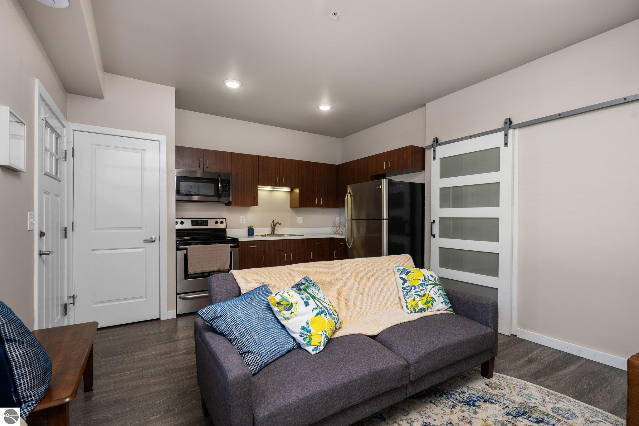 619 E Eighth Street # 9