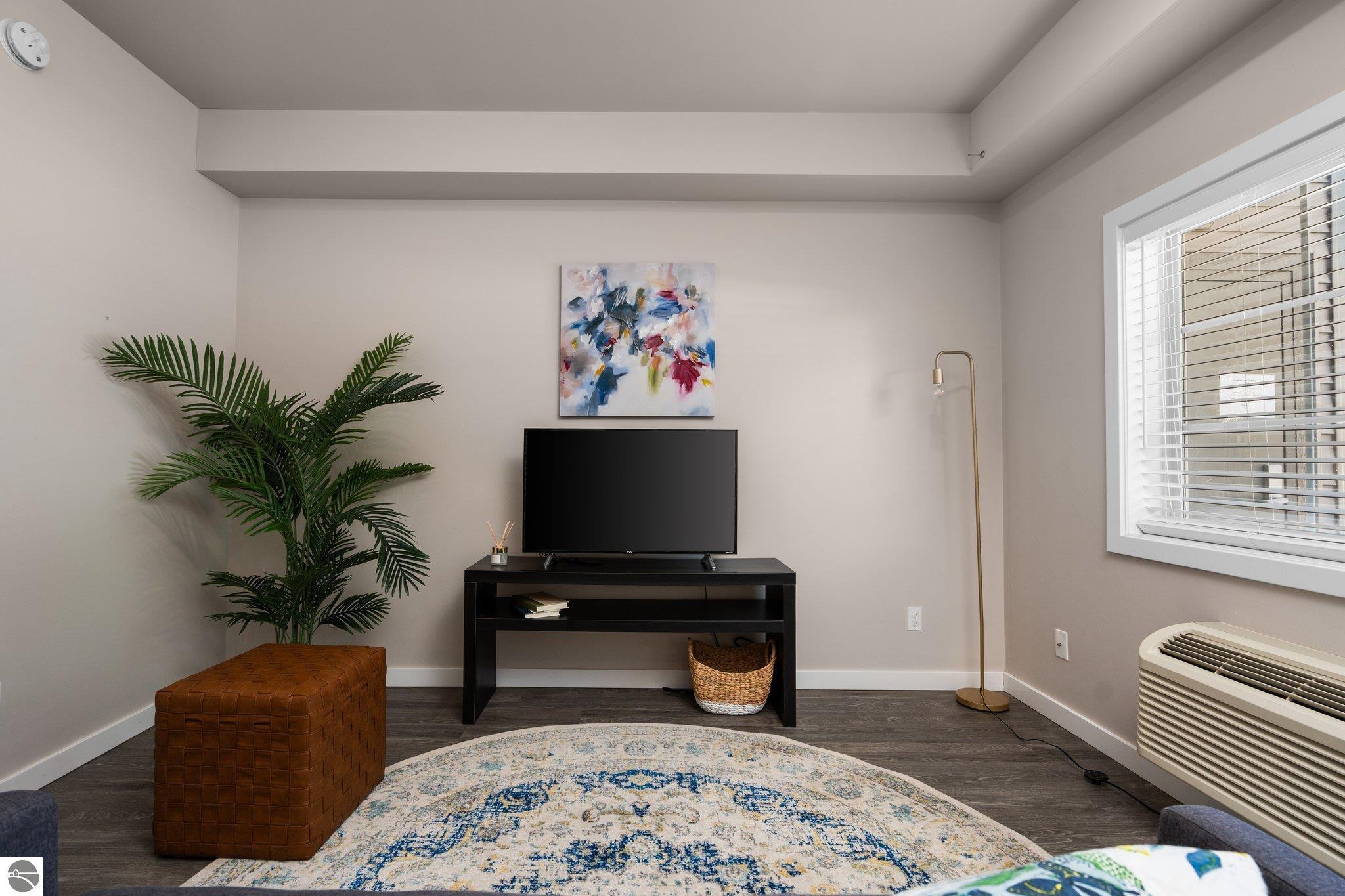 619 E Eighth Street # 9