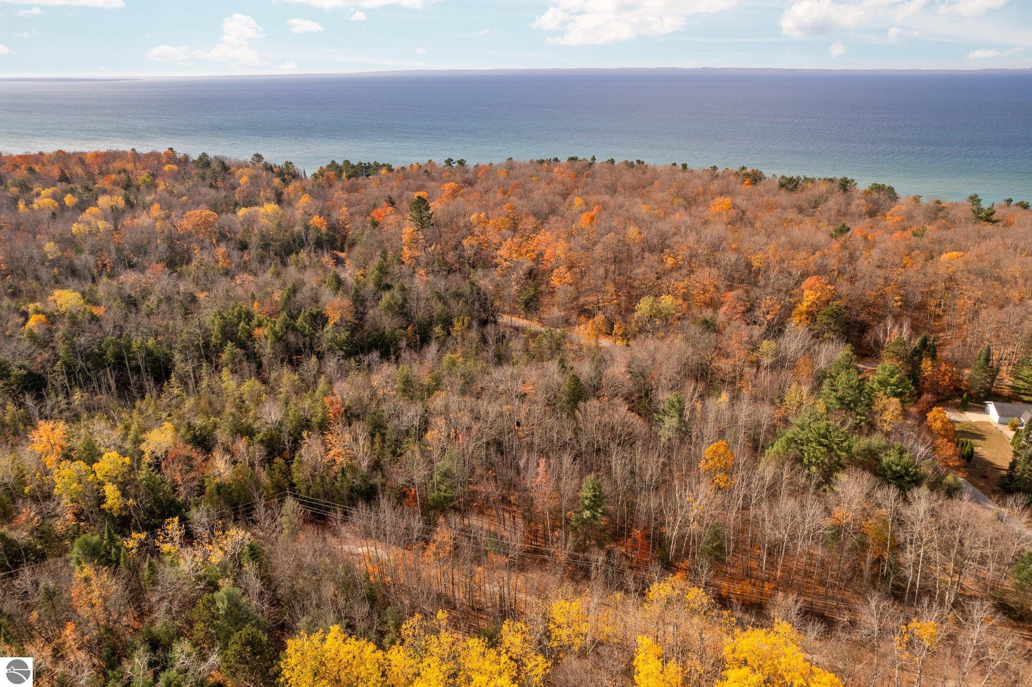 00 Manitou Trail