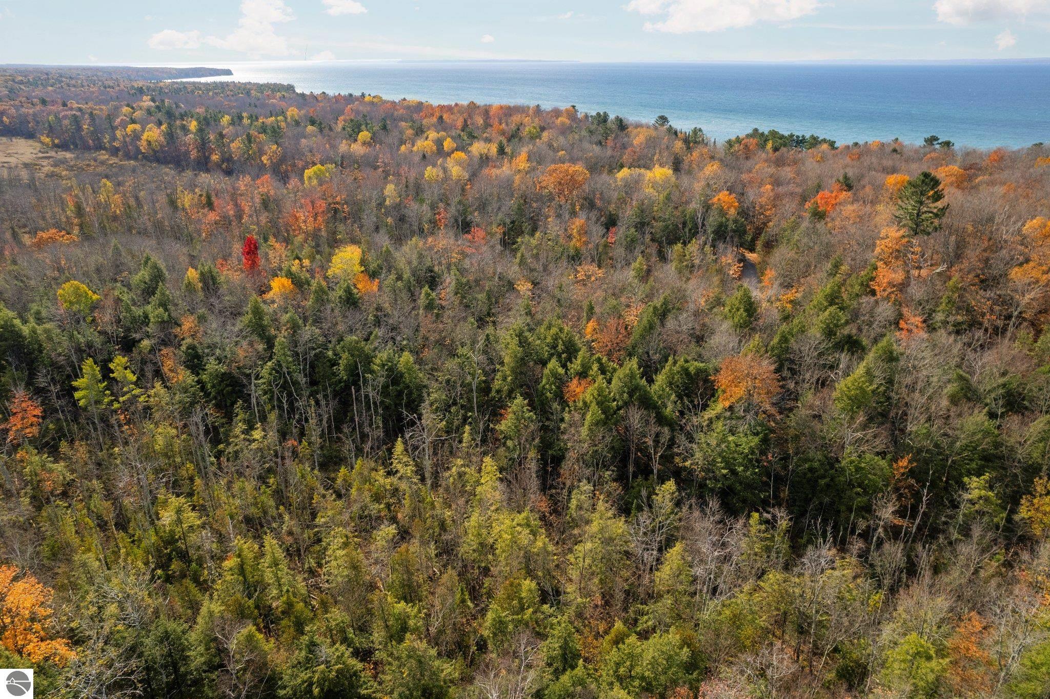 00 Manitou Trail
