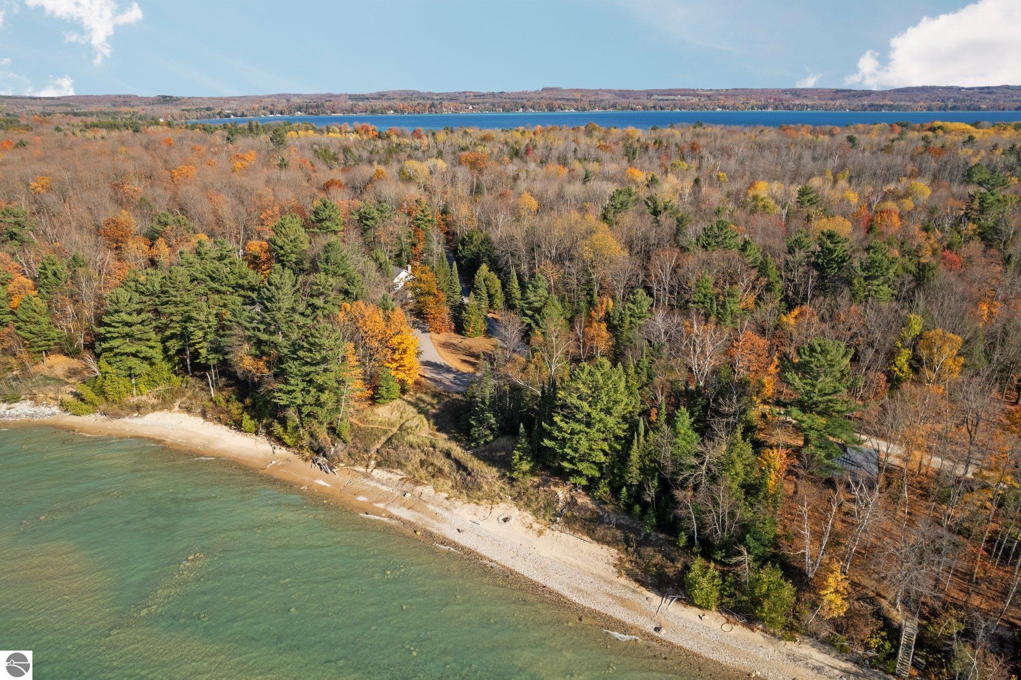00 Manitou Trail