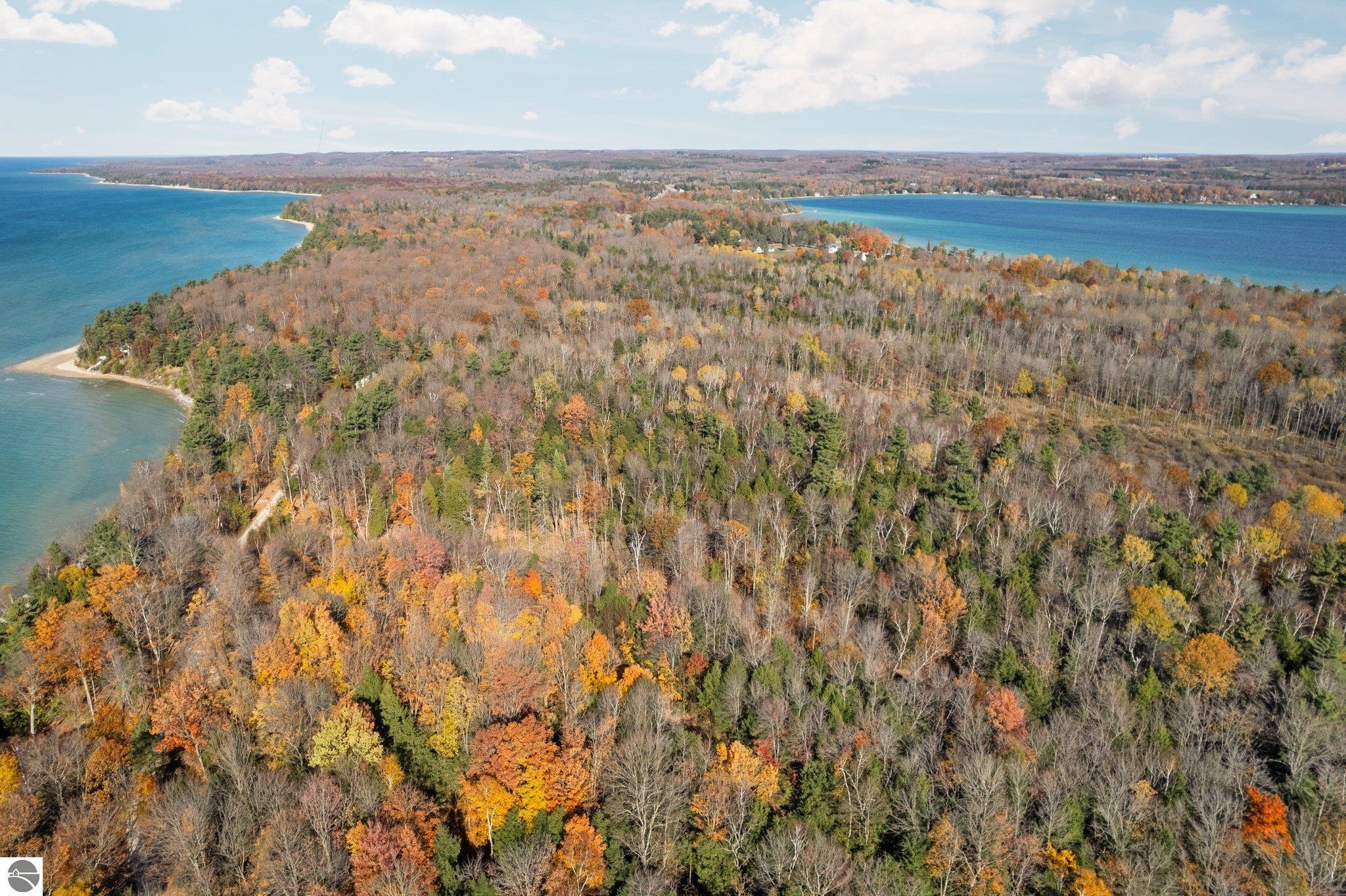 00 Manitou Trail