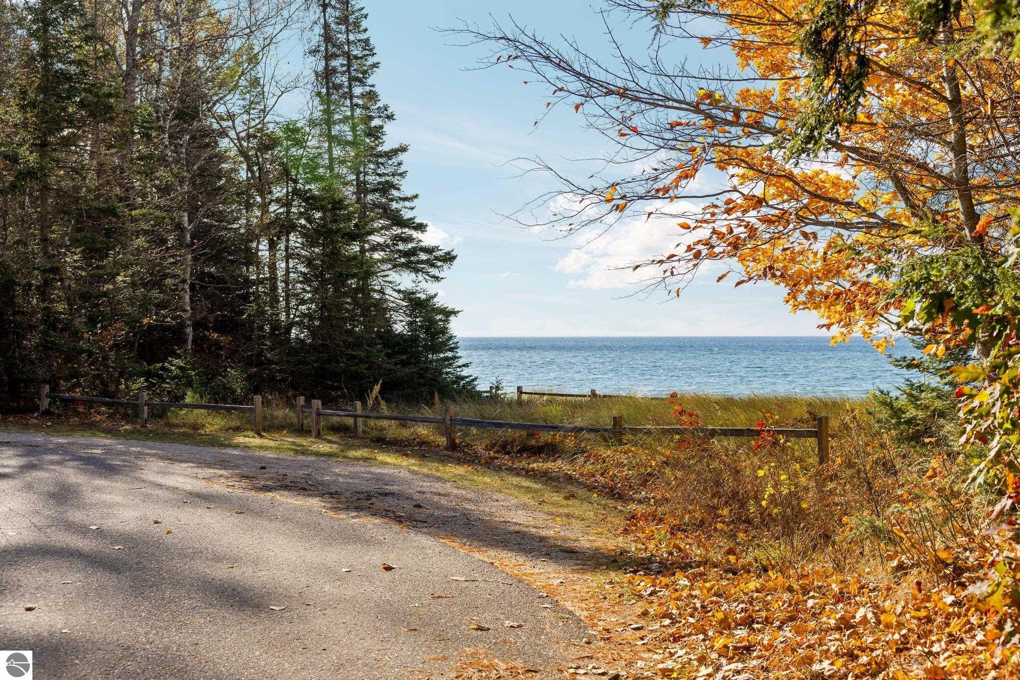 00 Manitou Trail
