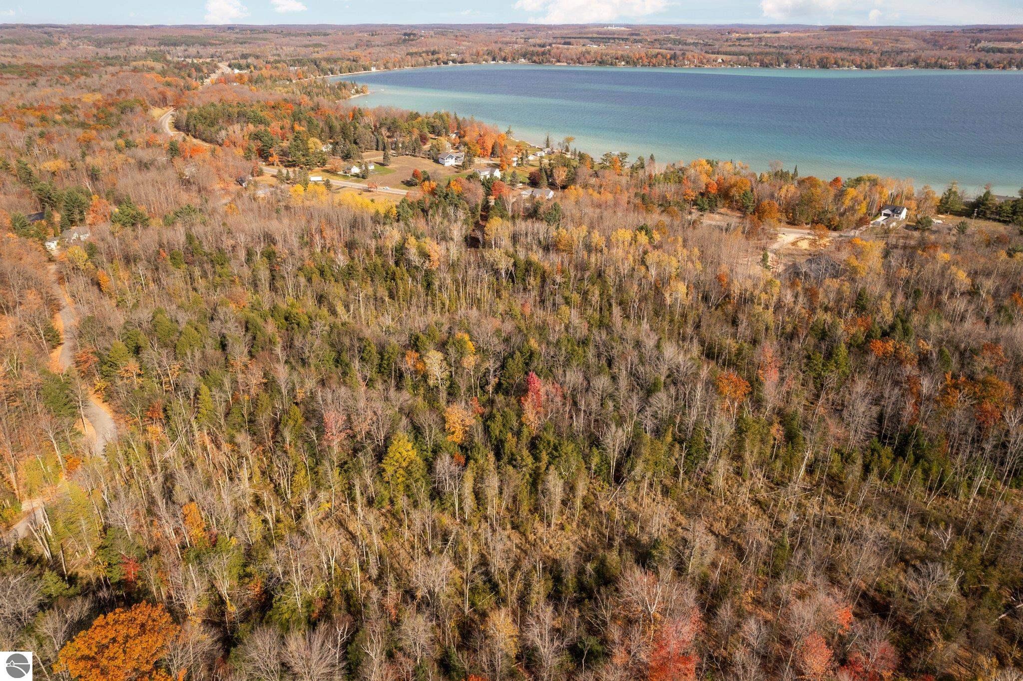 00 Manitou Trail