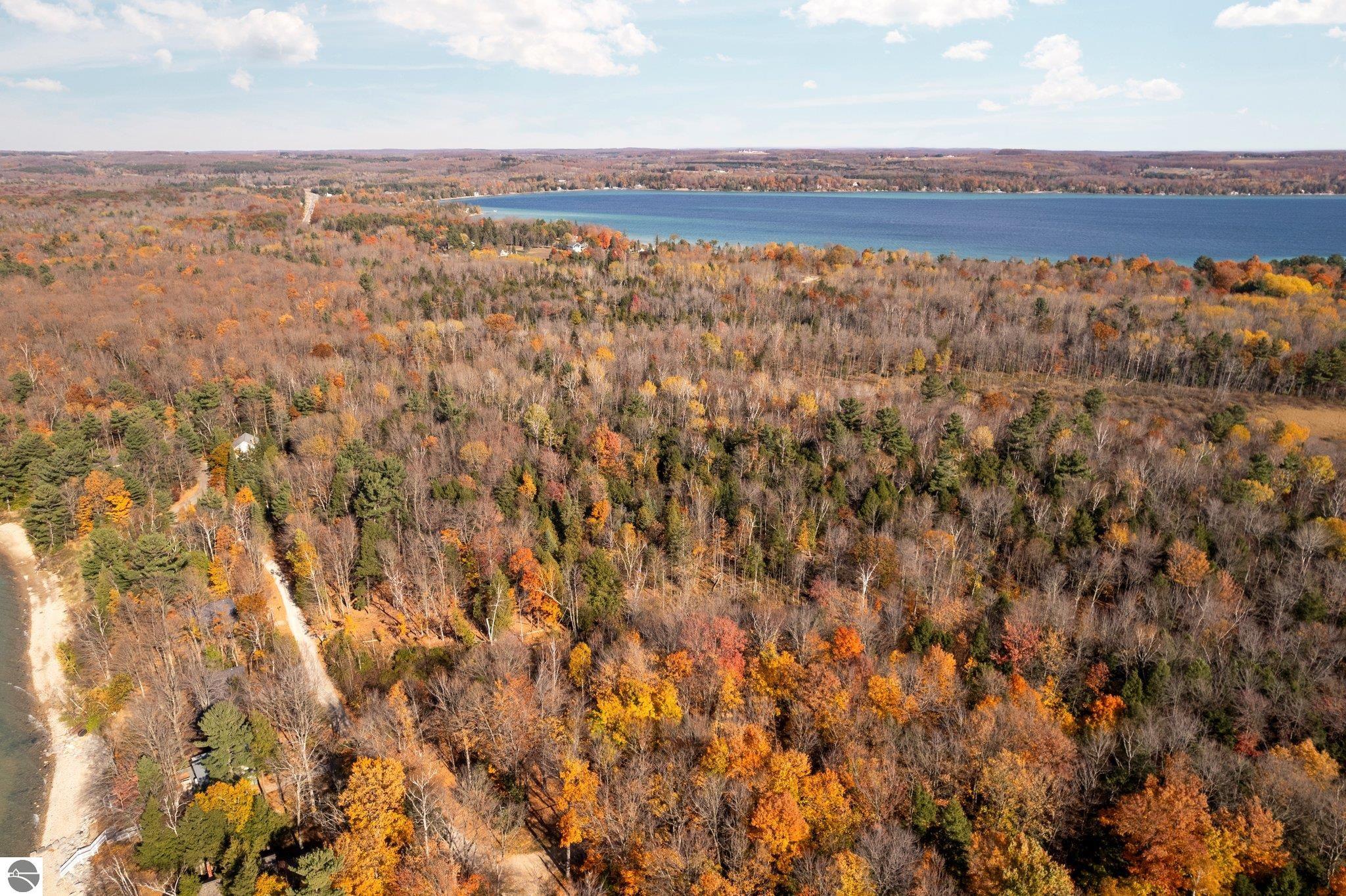 00 Manitou Trail