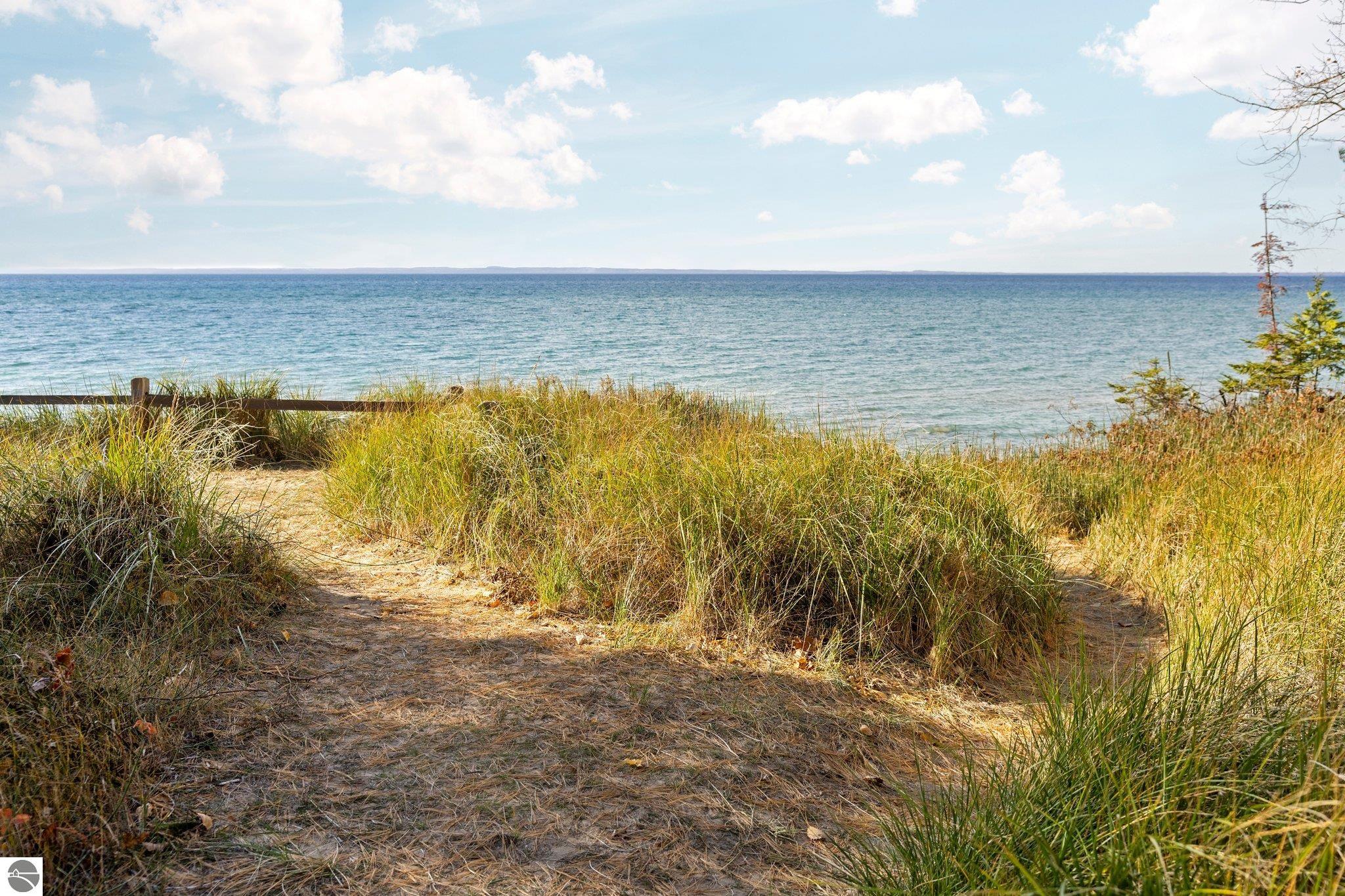 00 Manitou Trail