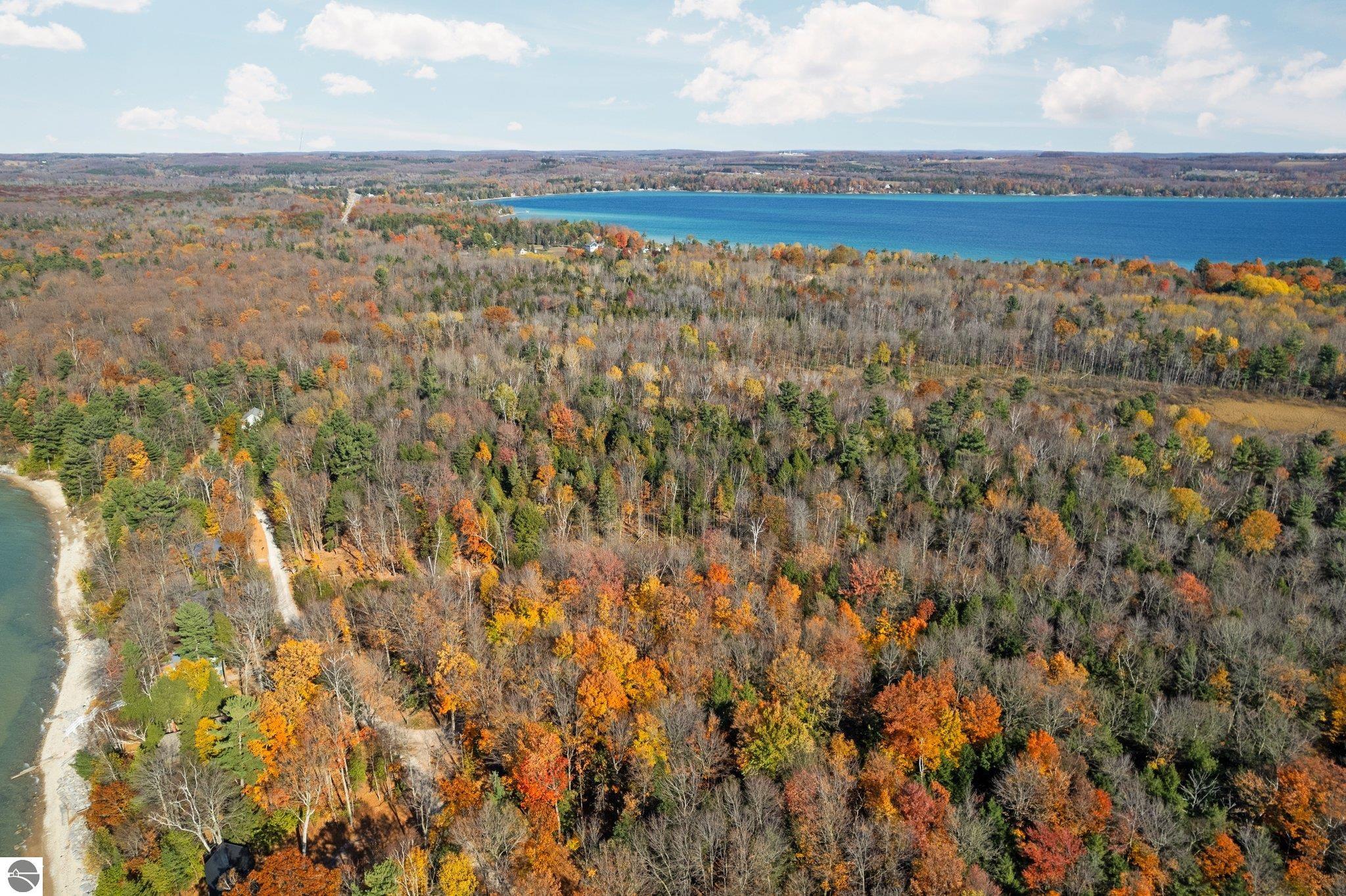 00 Manitou Trail