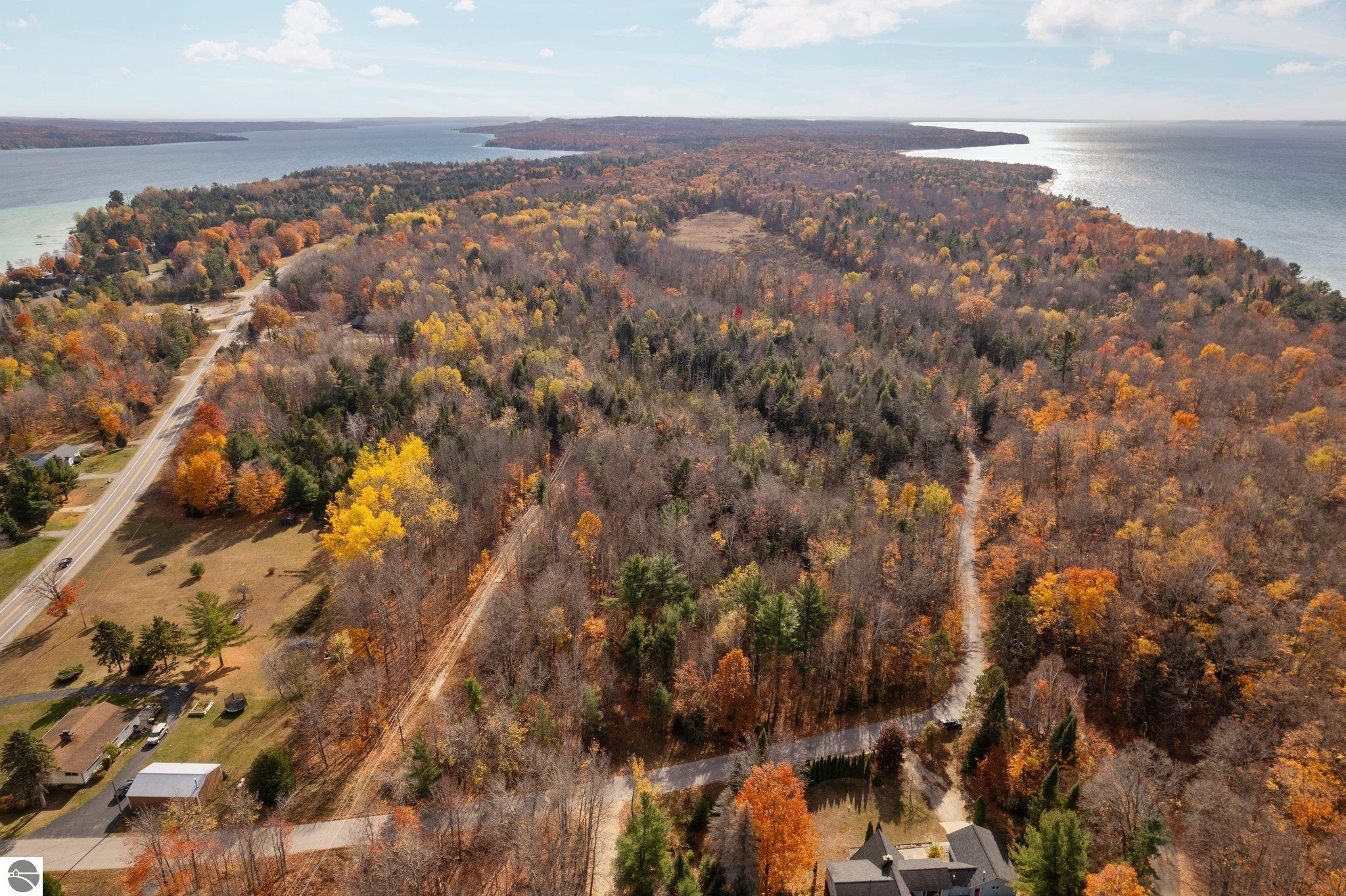 00 Manitou Trail