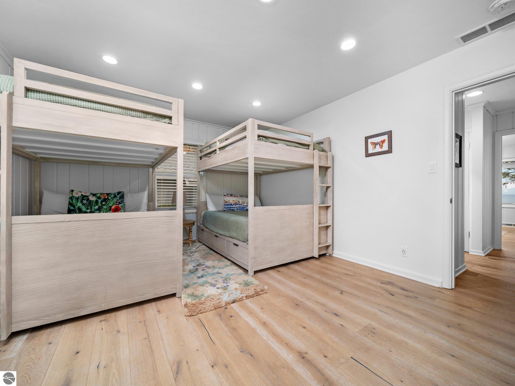 789 Munson Avenue