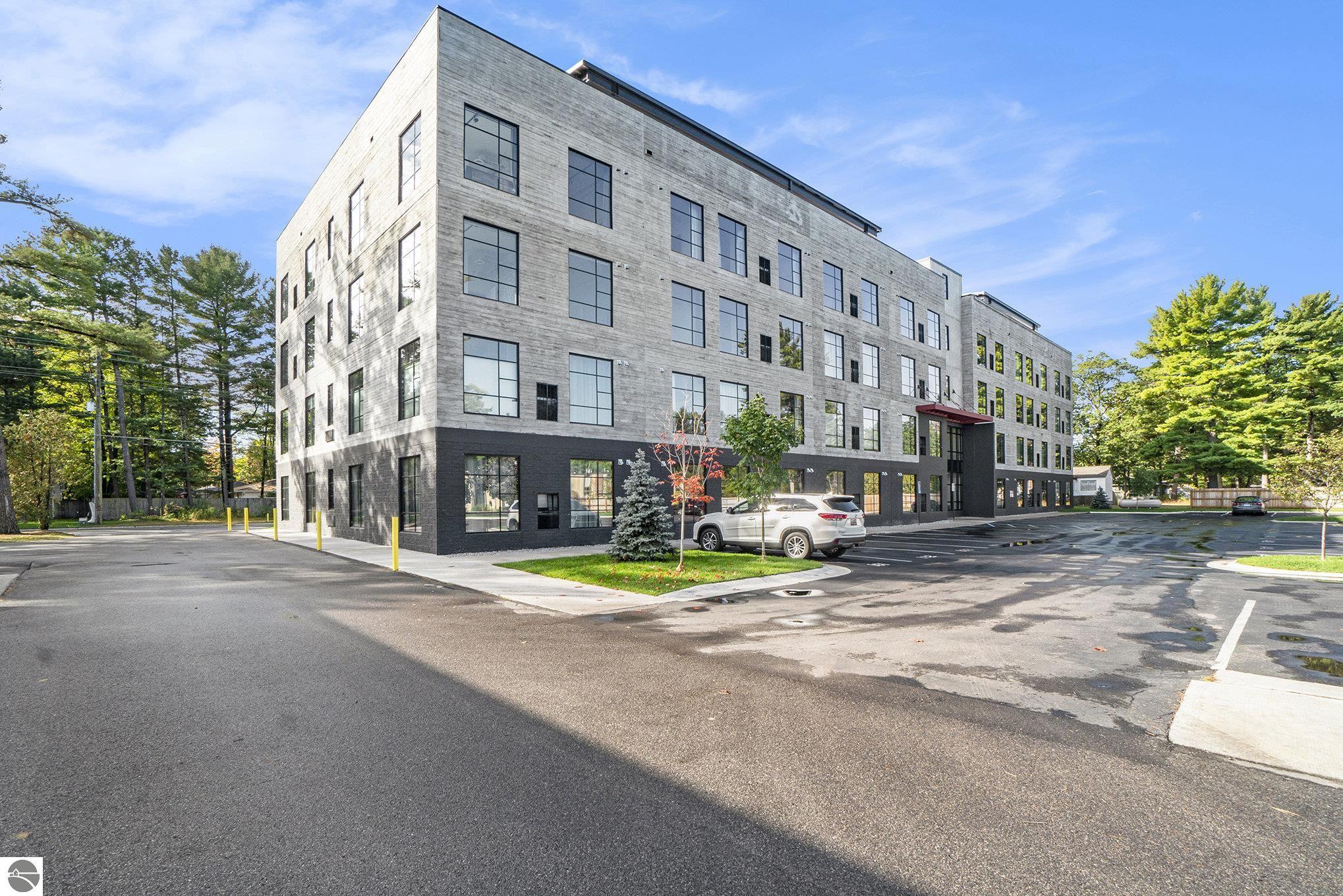 1825 #102 E Eighth Street # 102