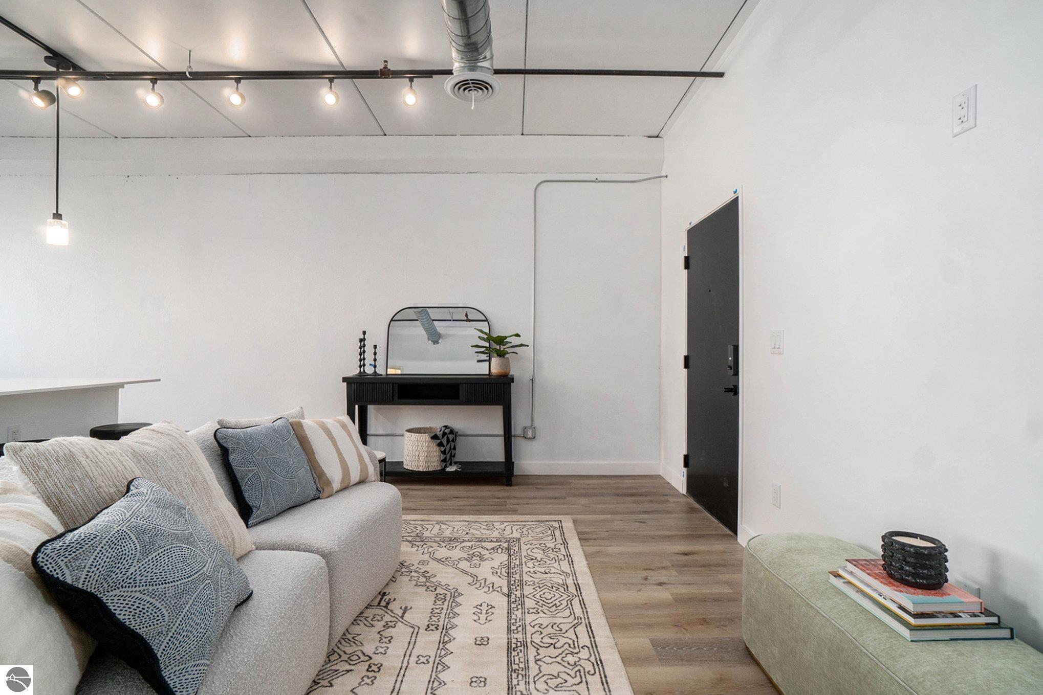 1825 #102 E Eighth Street # 102