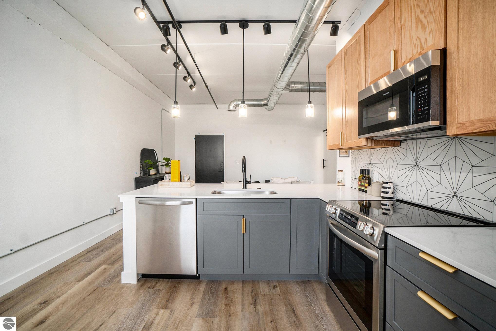 1825 #102 E Eighth Street # 102