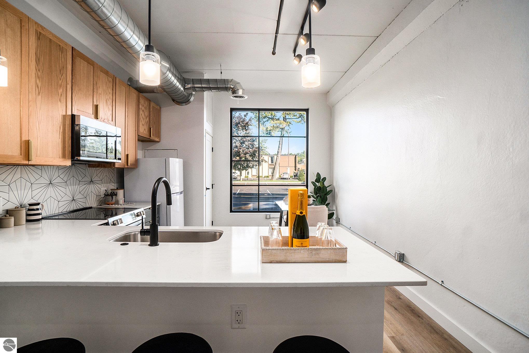 1825 #102 E Eighth Street # 102