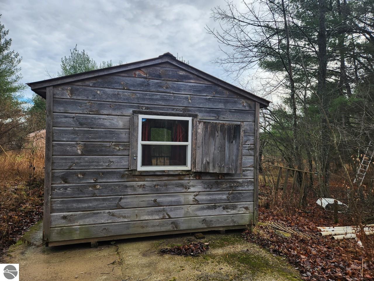 6473 Maplehill Road