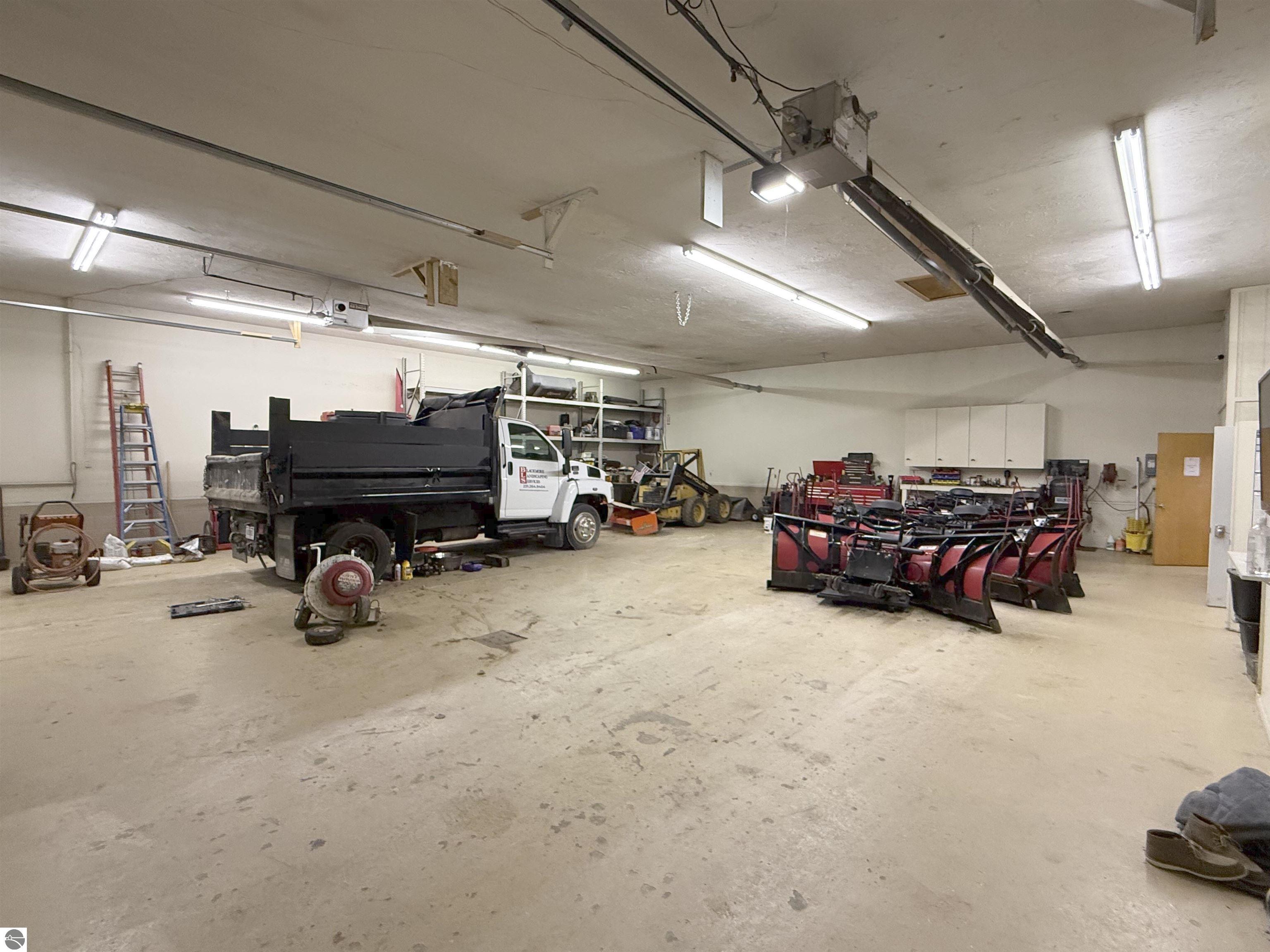 11428 S US-31