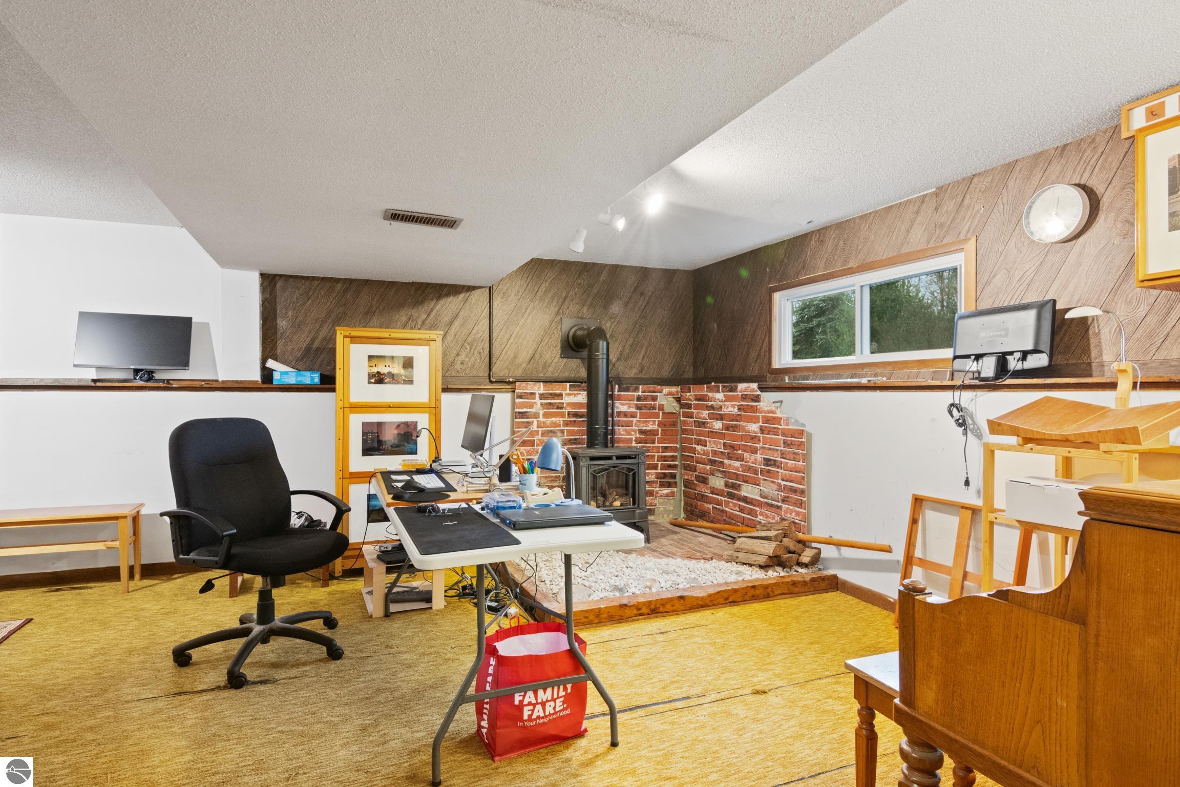 2102 Gary Road