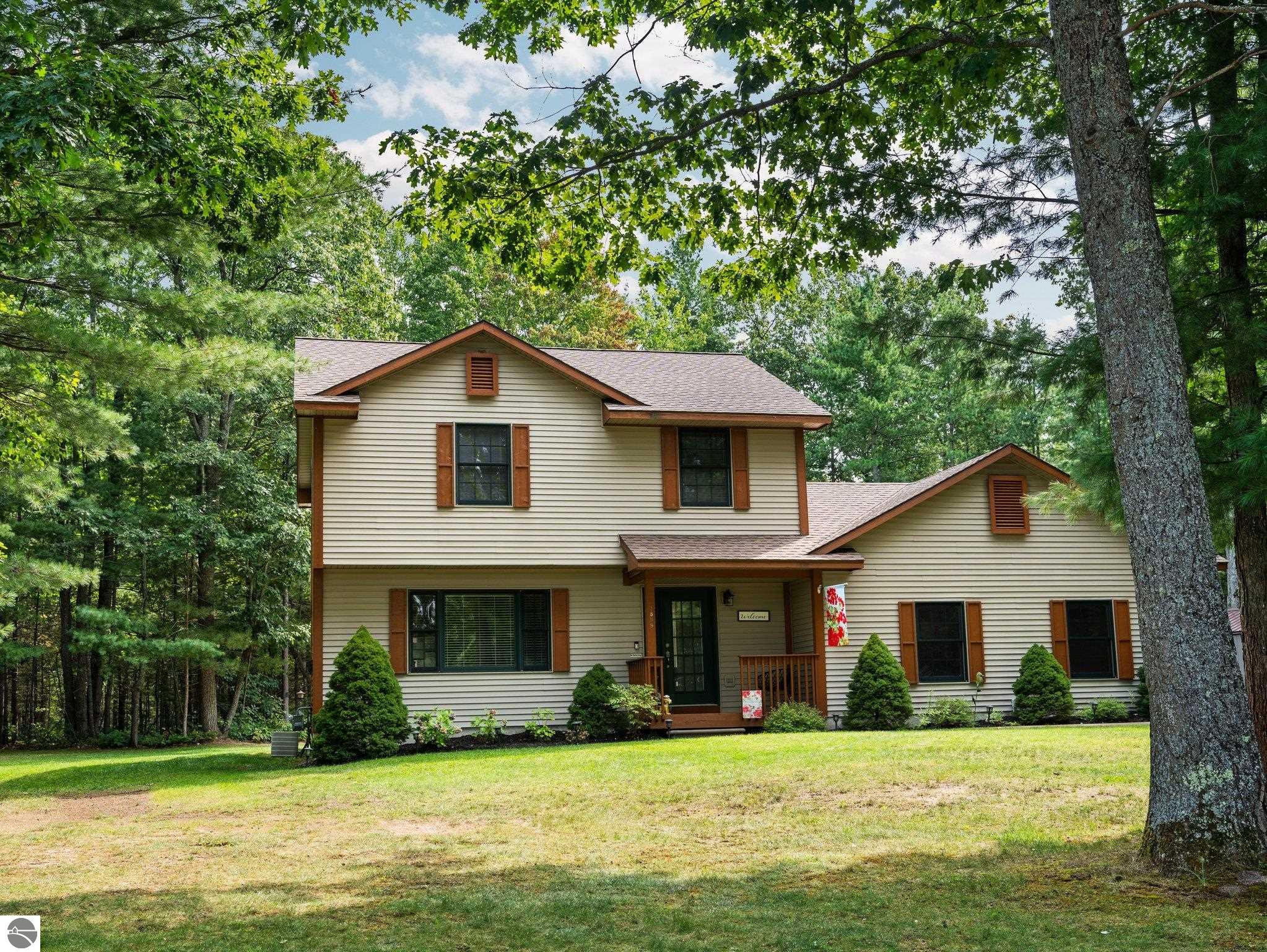 1599 White Oak Lane