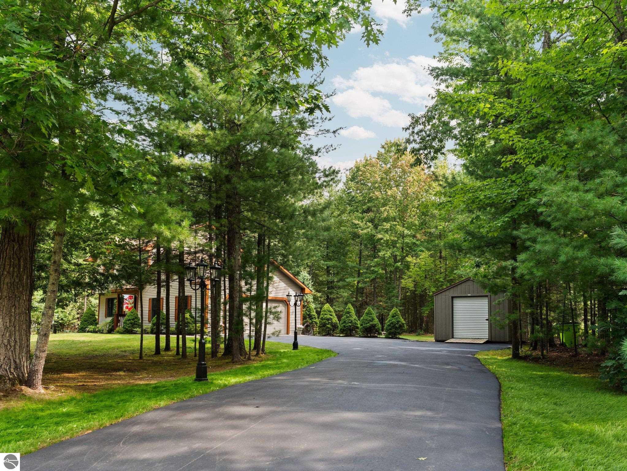 1599 White Oak Lane