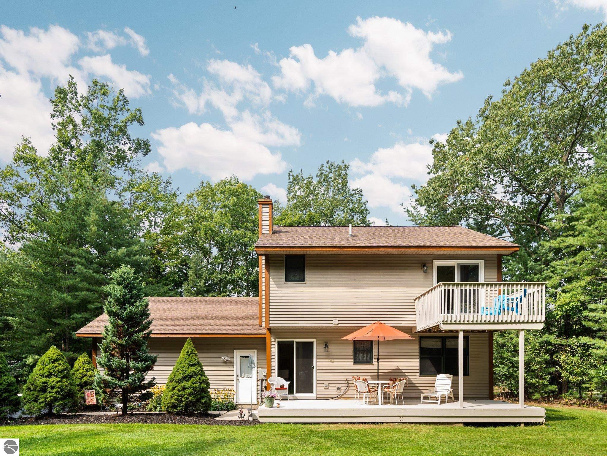 1599 White Oak Lane