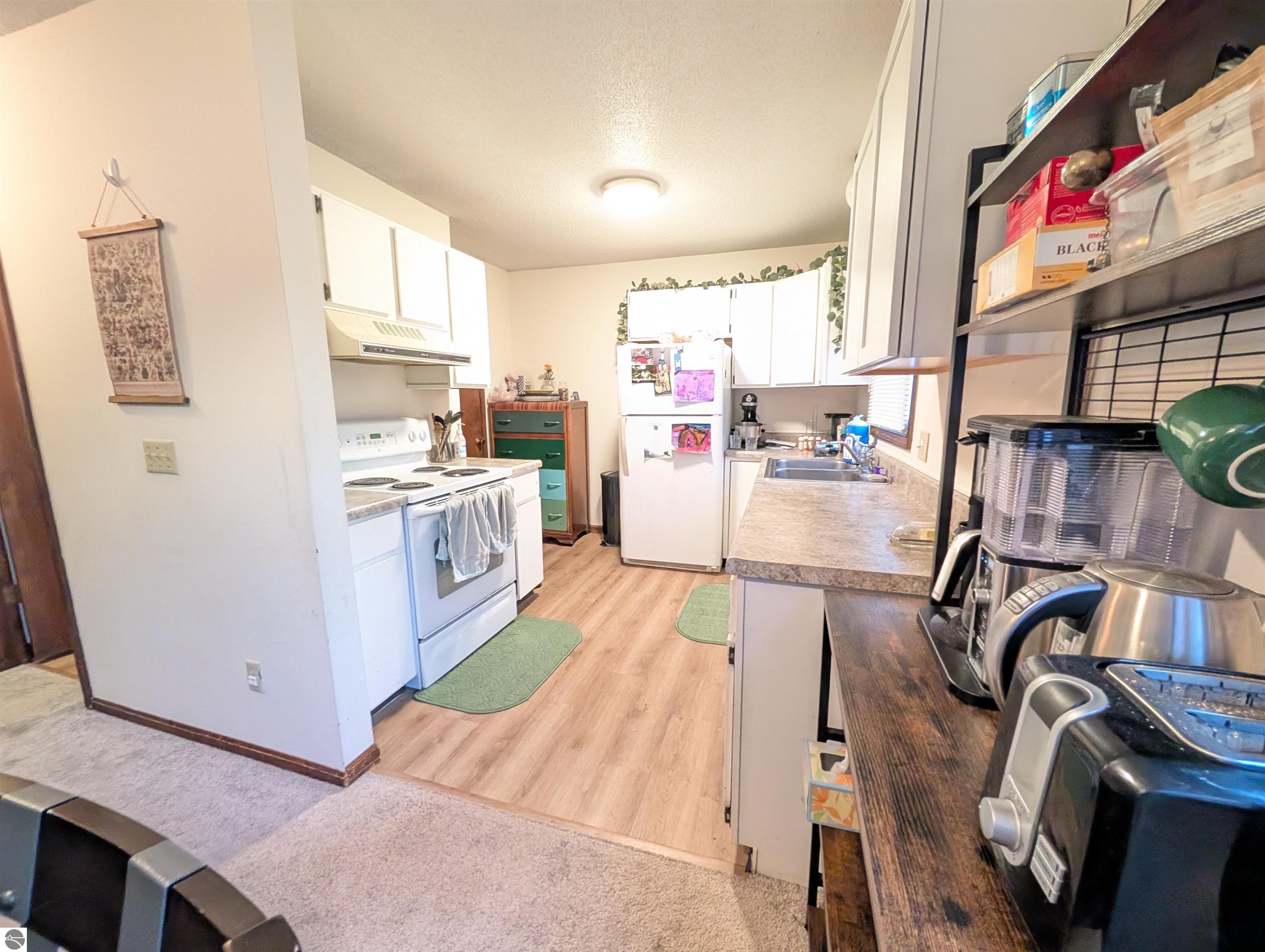 3798 Leeside Lane