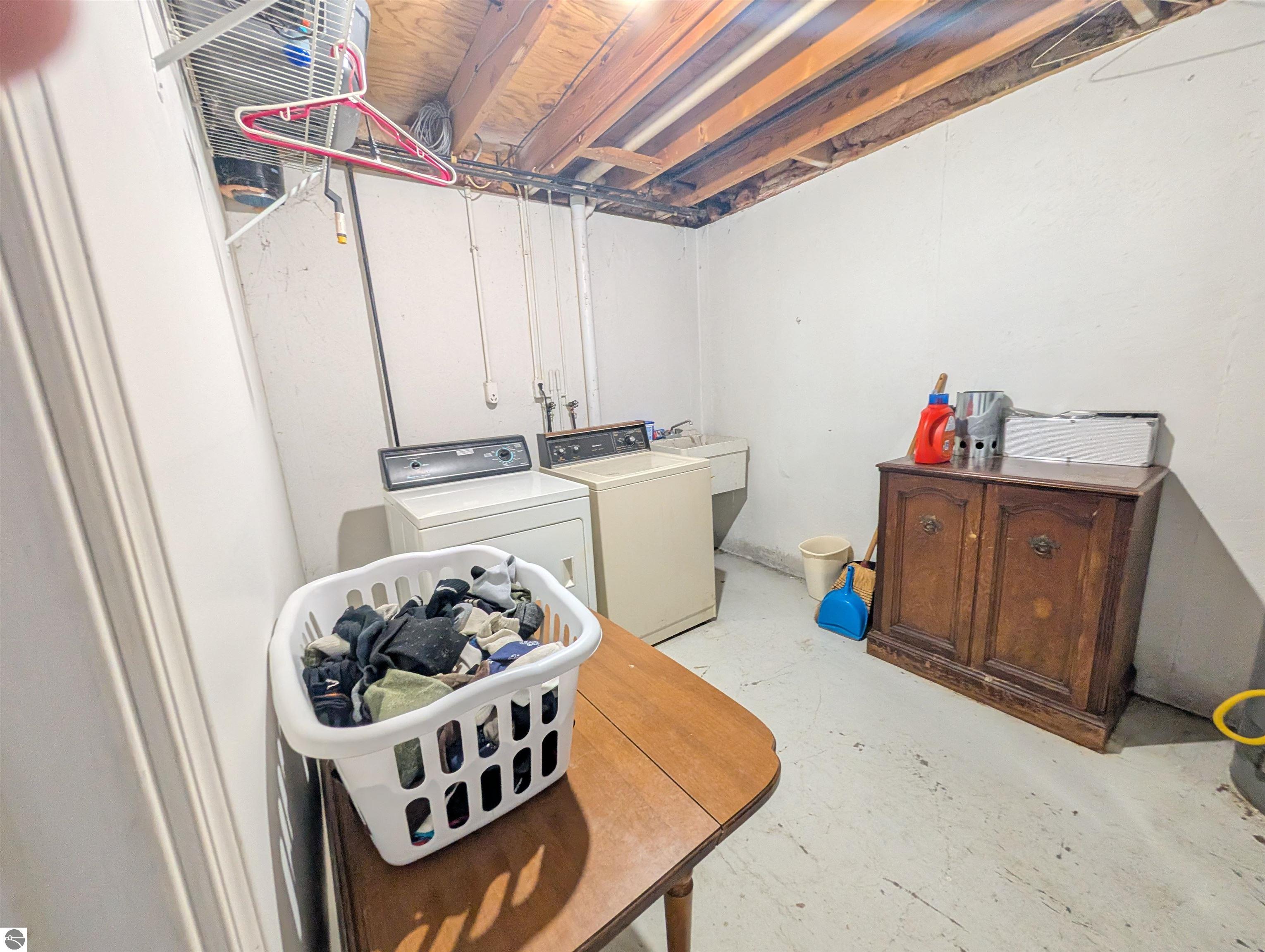 3798 Leeside Lane
