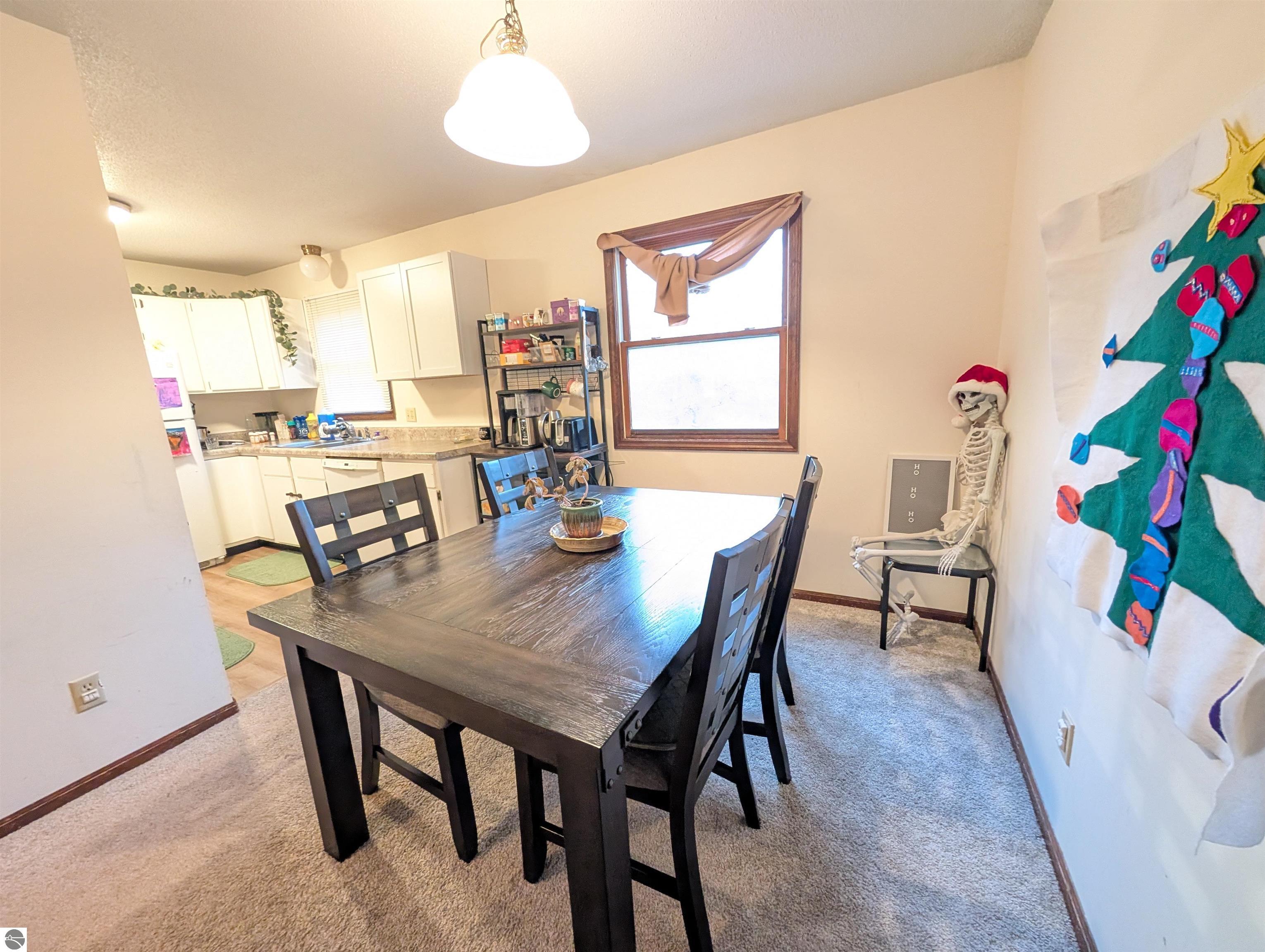 3798 Leeside Lane
