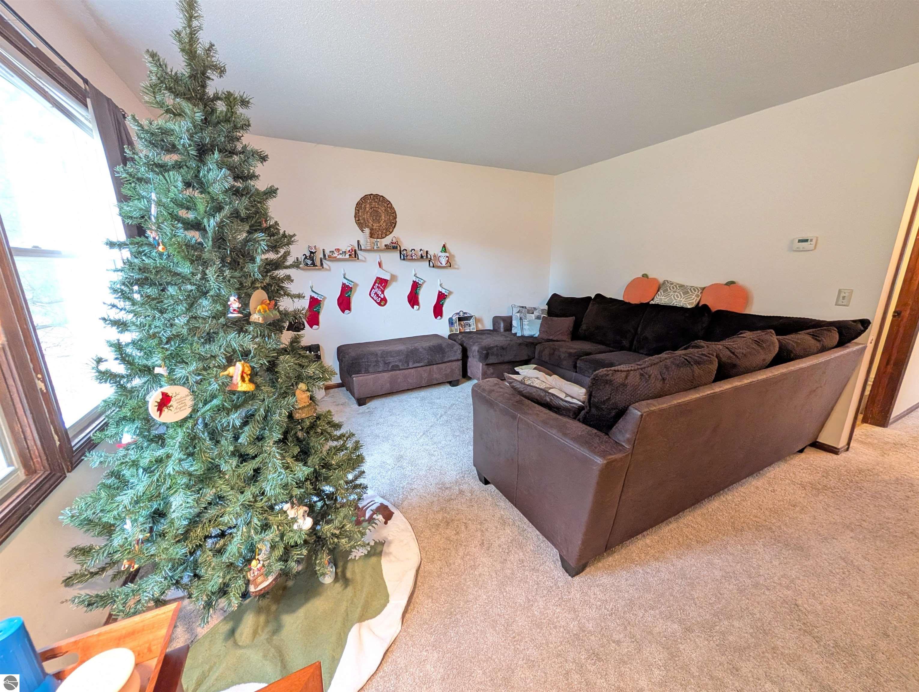 3798 Leeside Lane