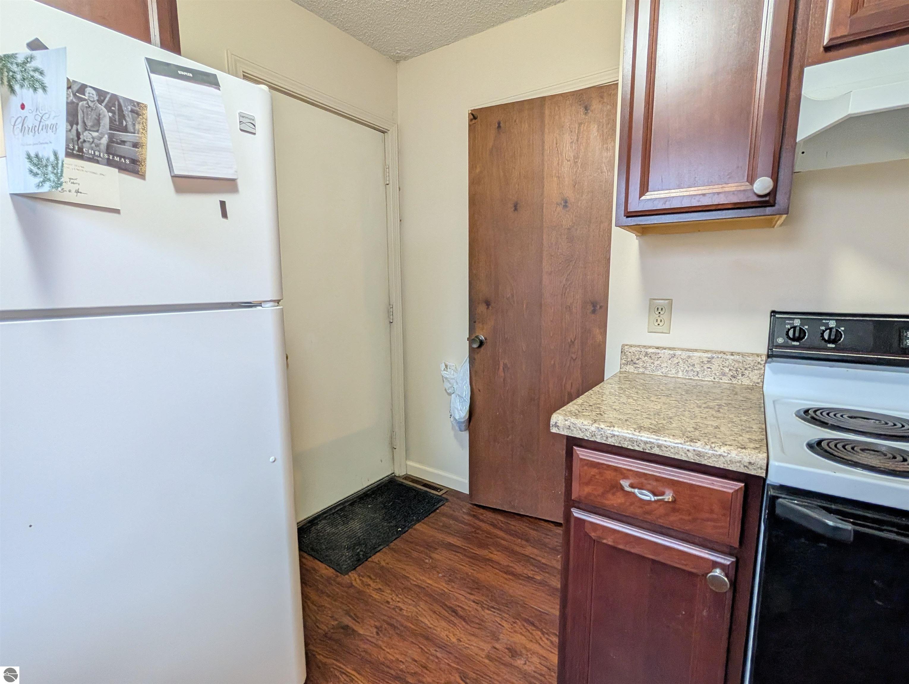 3798 Leeside Lane
