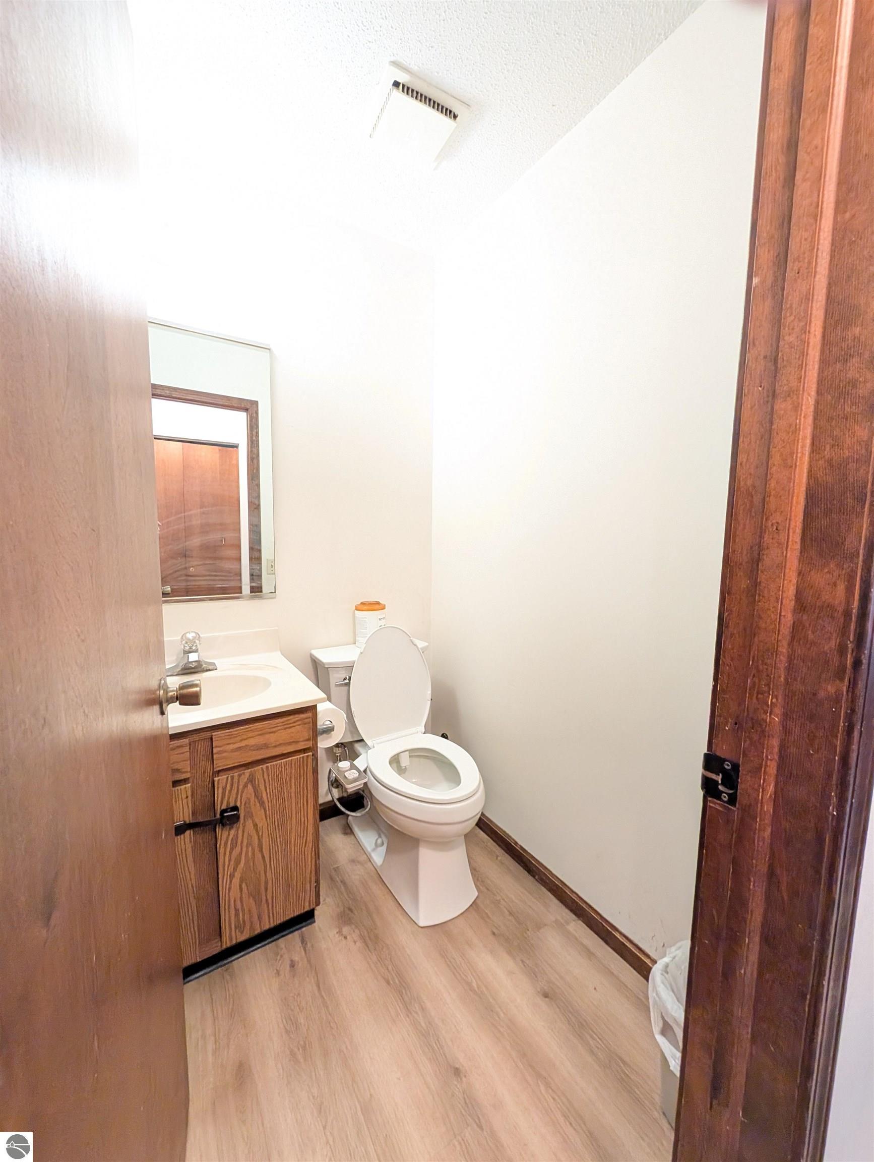 3798 Leeside Lane