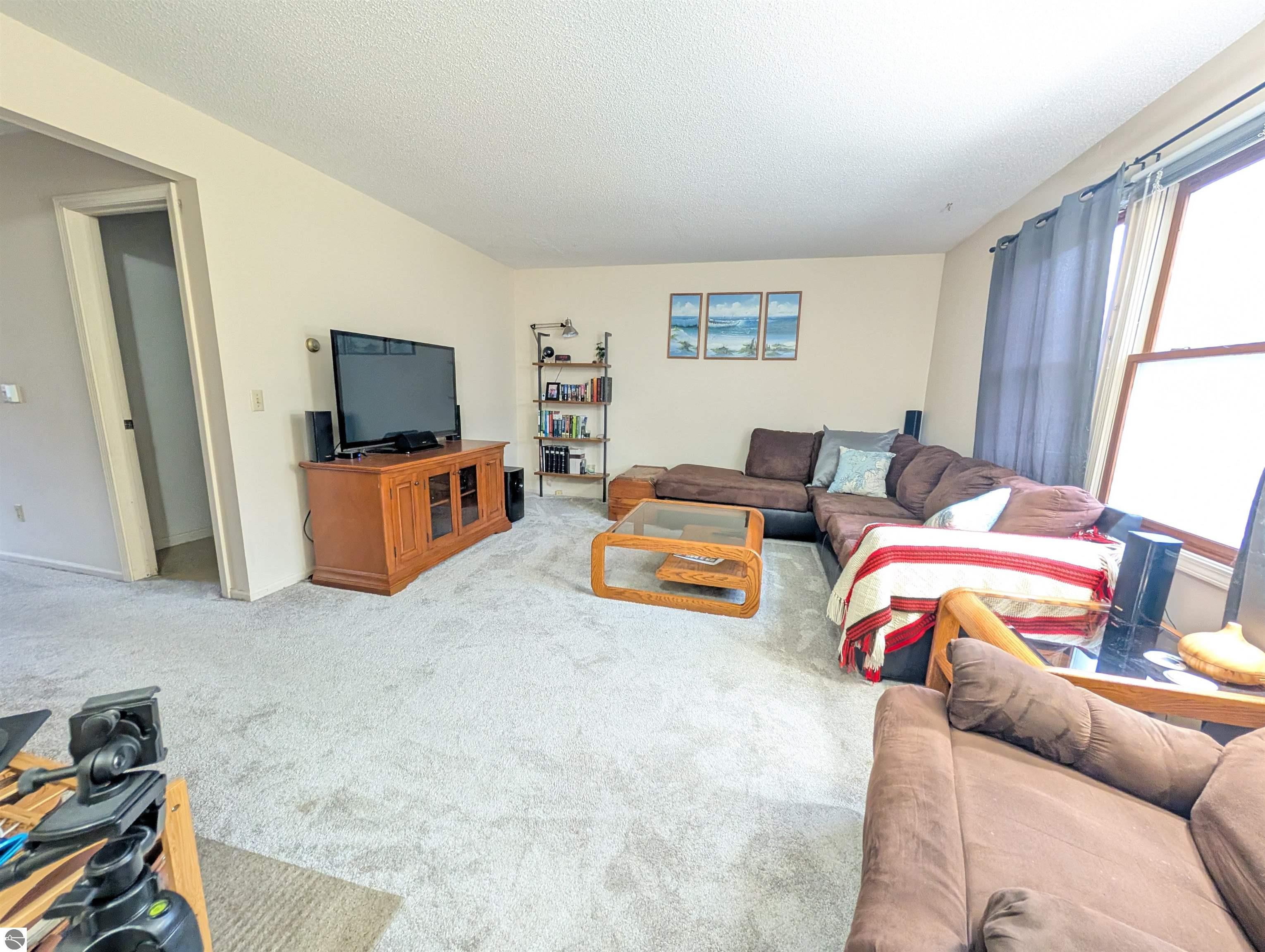 3798 Leeside Lane