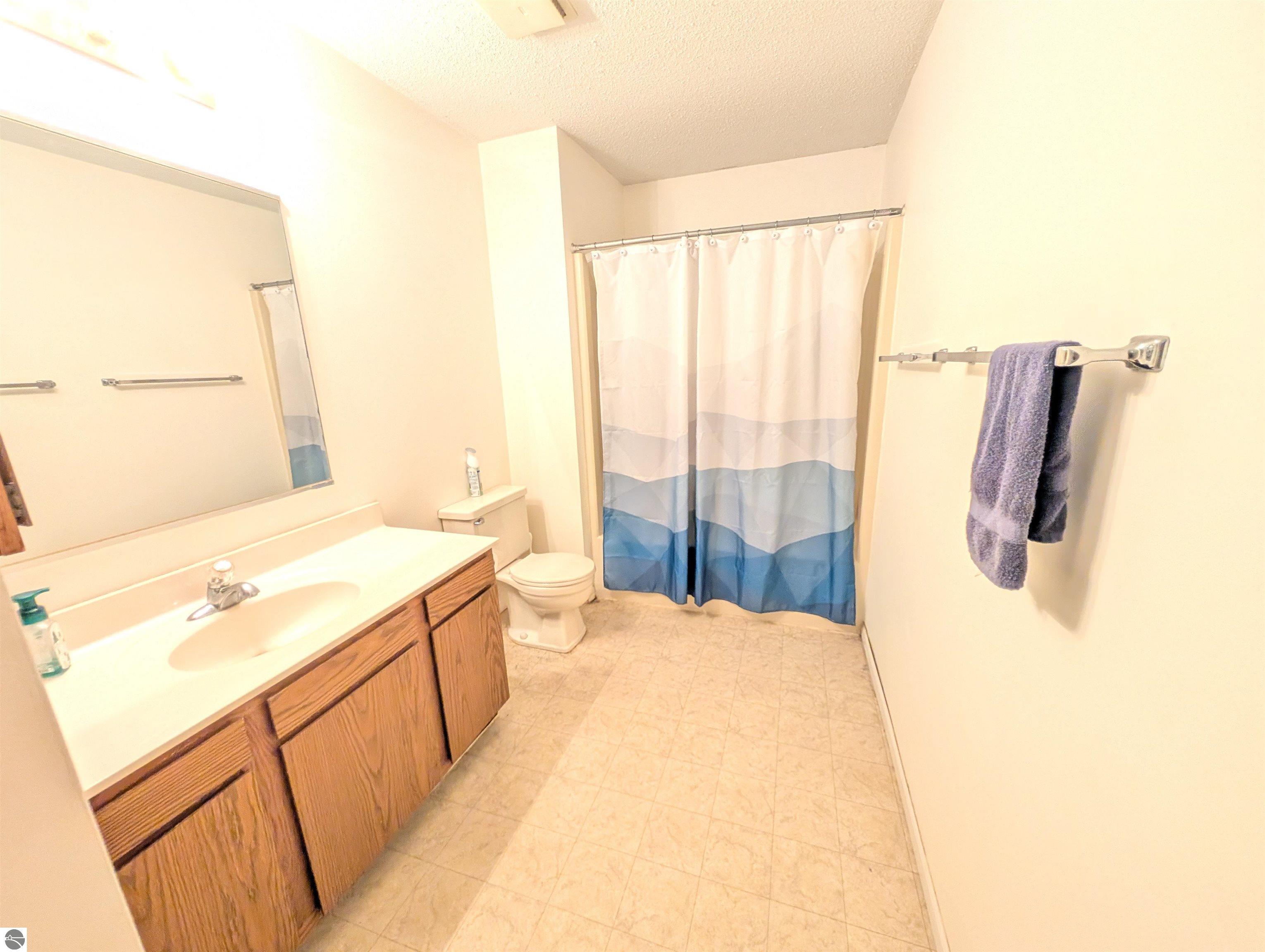 3798 Leeside Lane