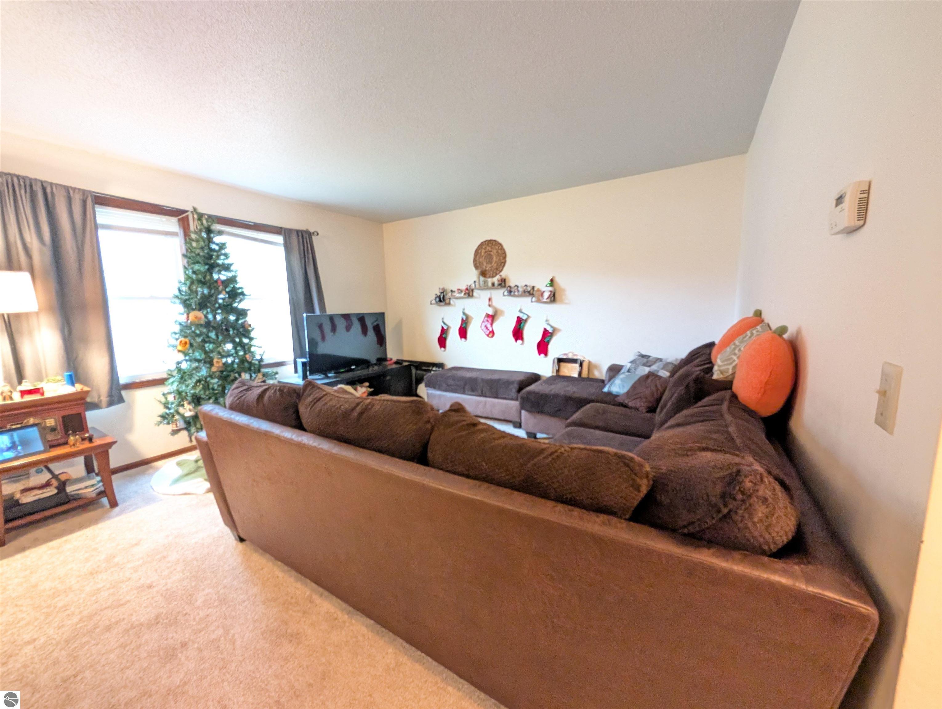 3798 Leeside Lane