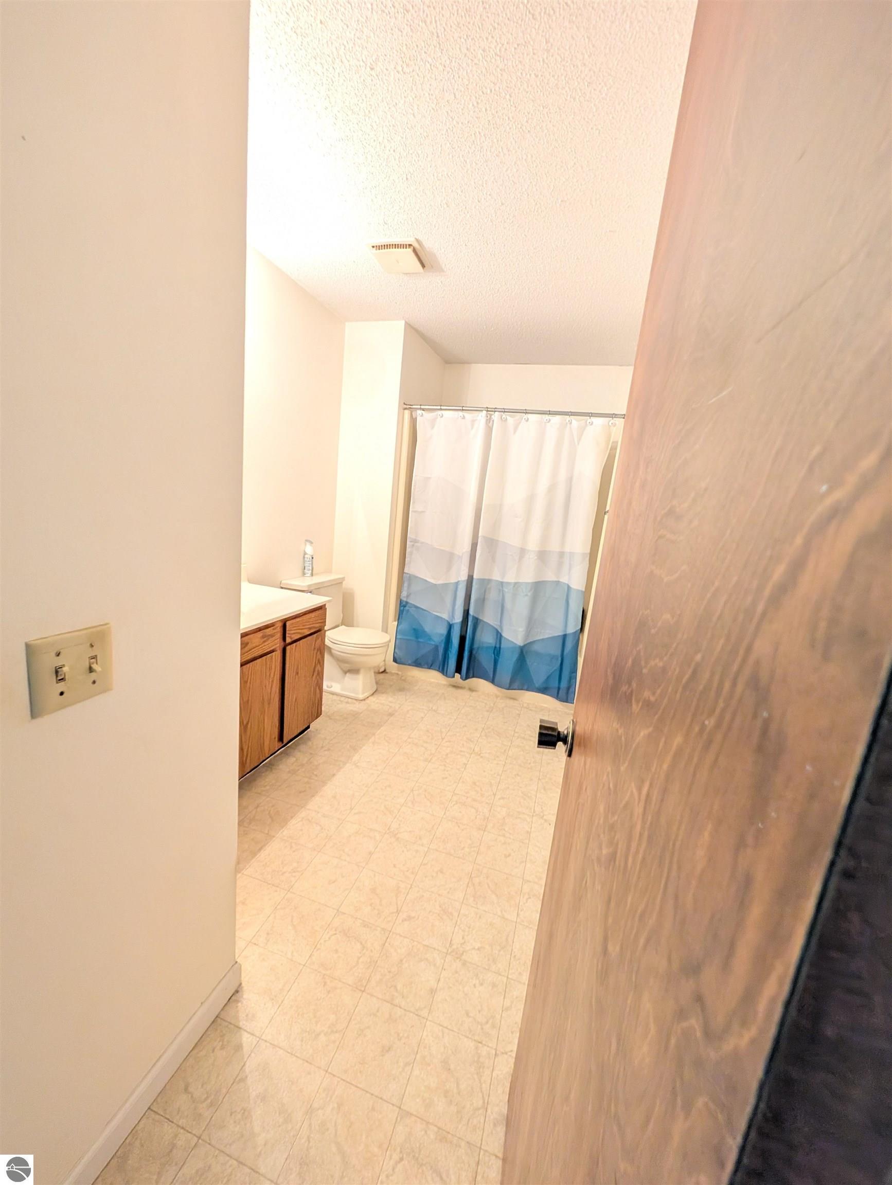 3798 Leeside Lane