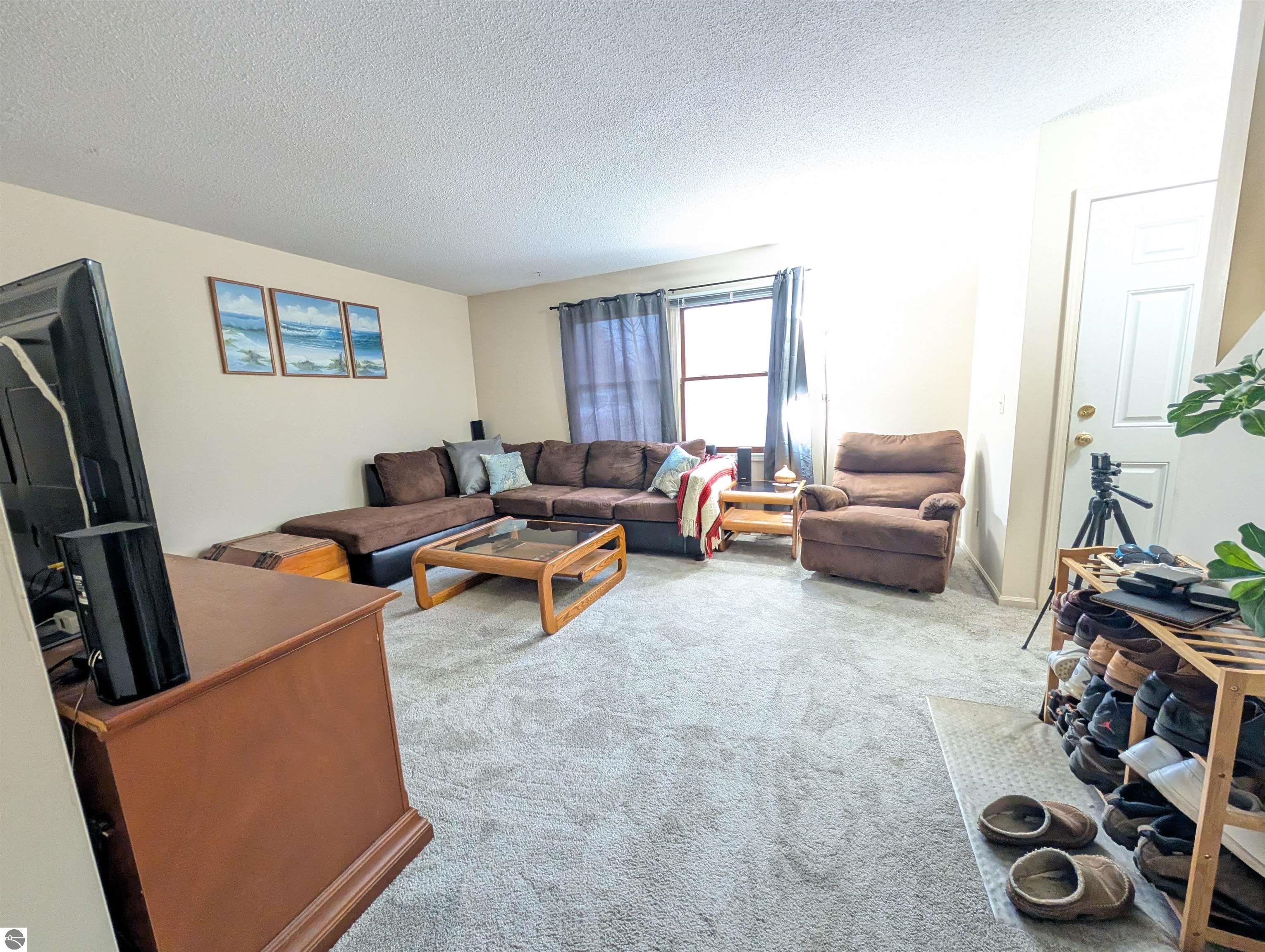 3798 Leeside Lane