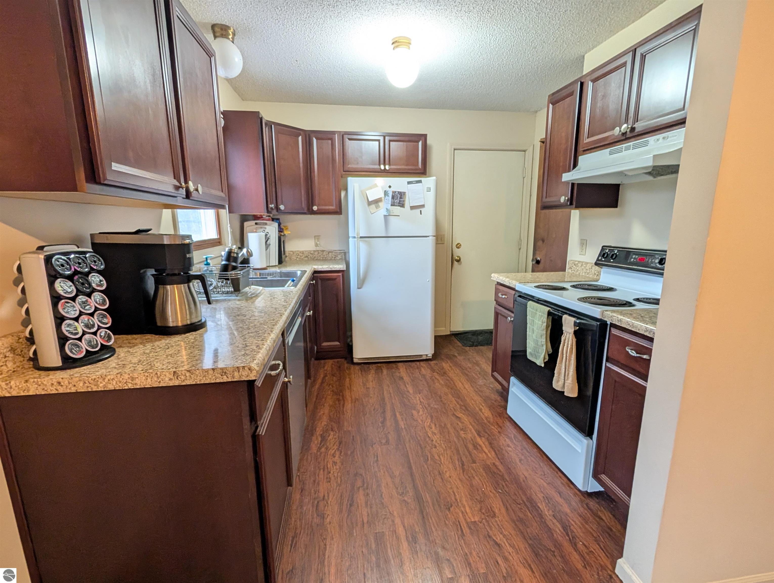 3798 Leeside Lane