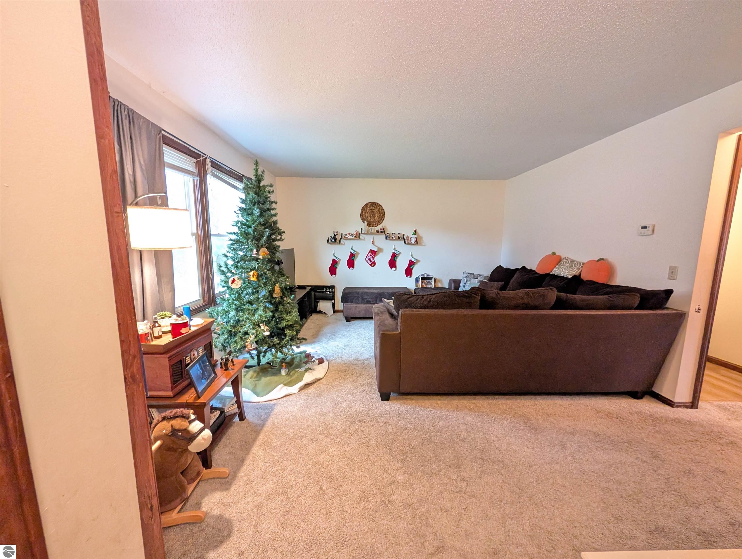 3798 Leeside Lane