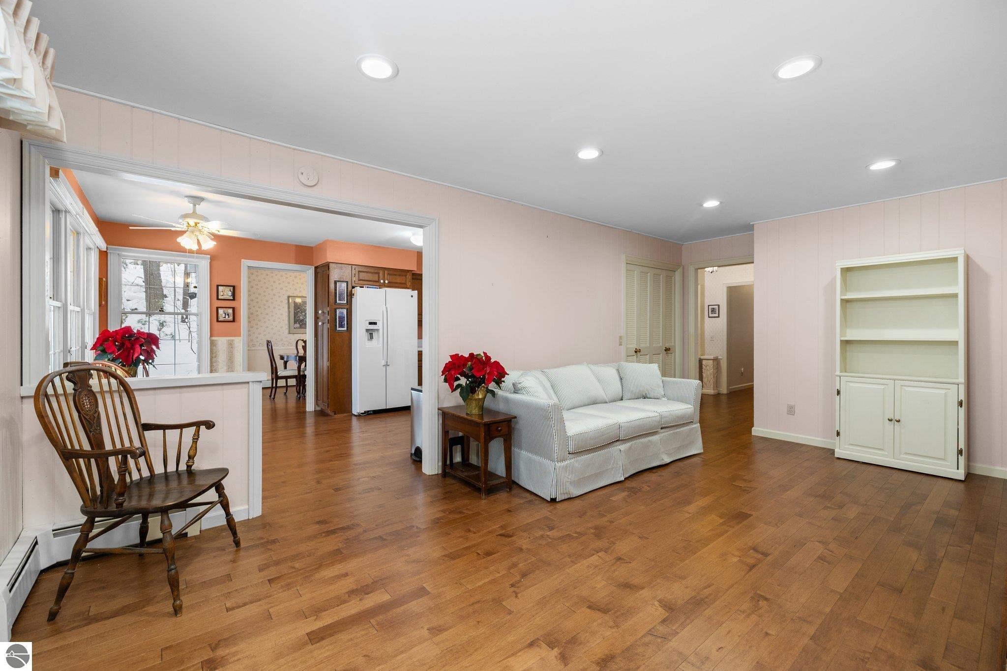 7246 Henderson Drive