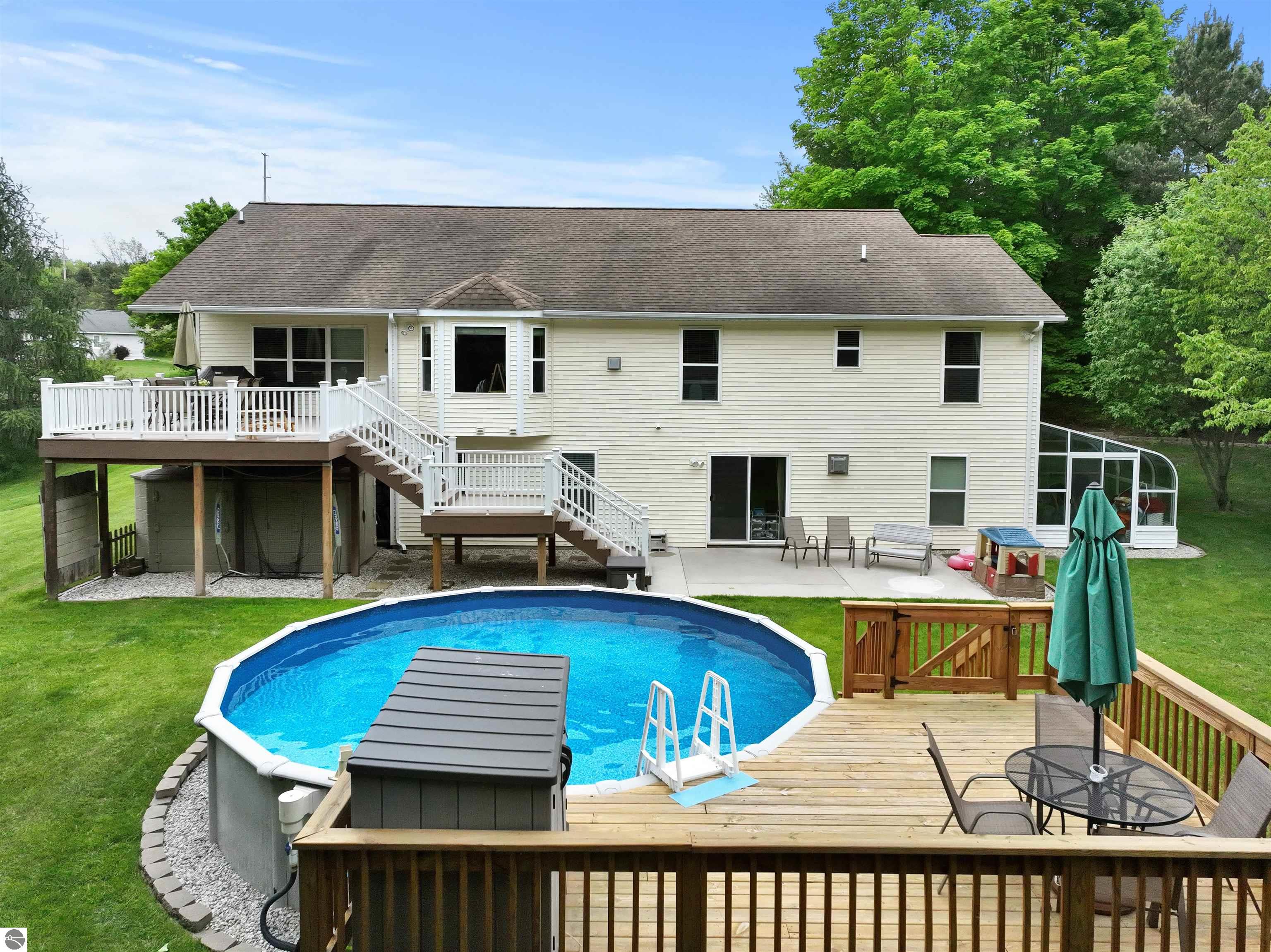 799 Napolean Way