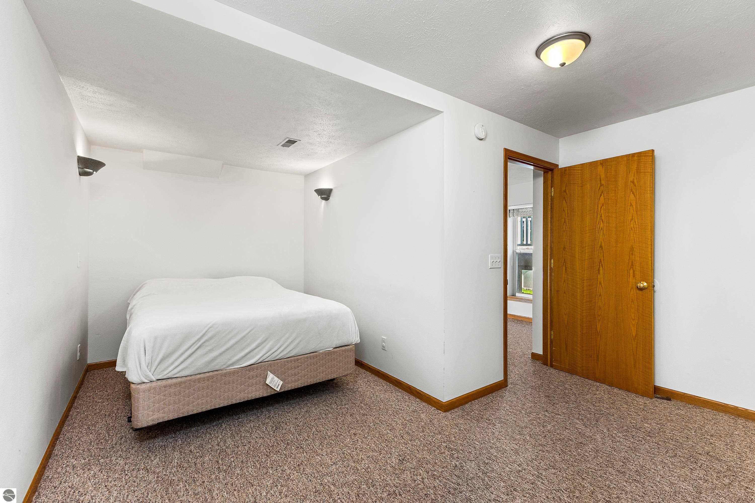 799 Napolean Way
