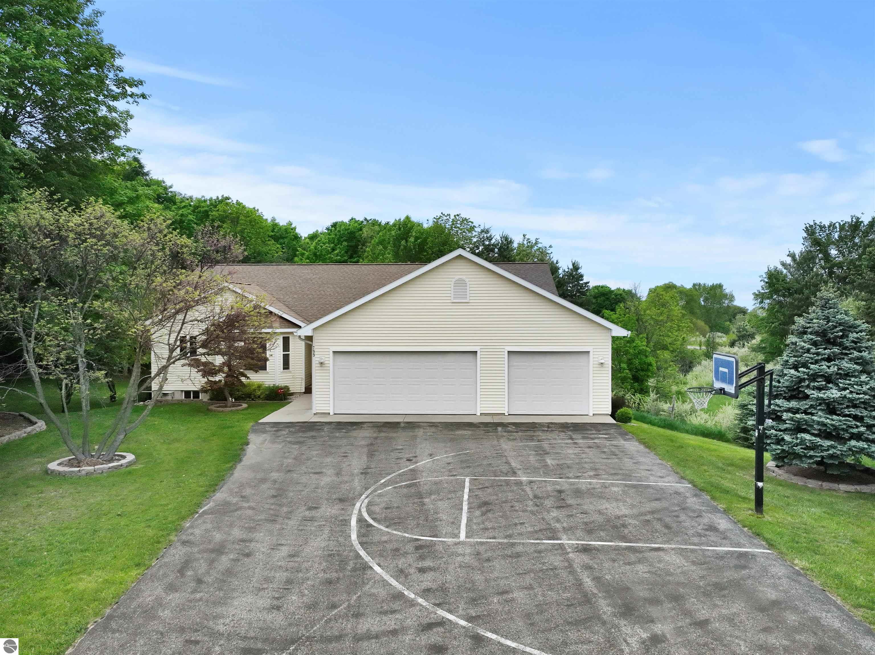 799 Napolean Way