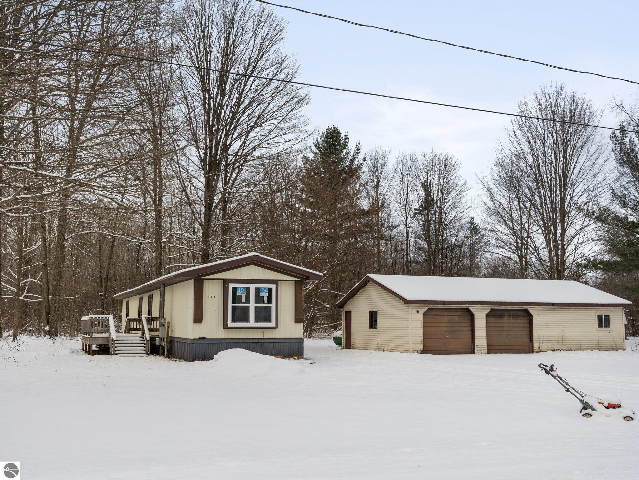 123 Chippewa Trail