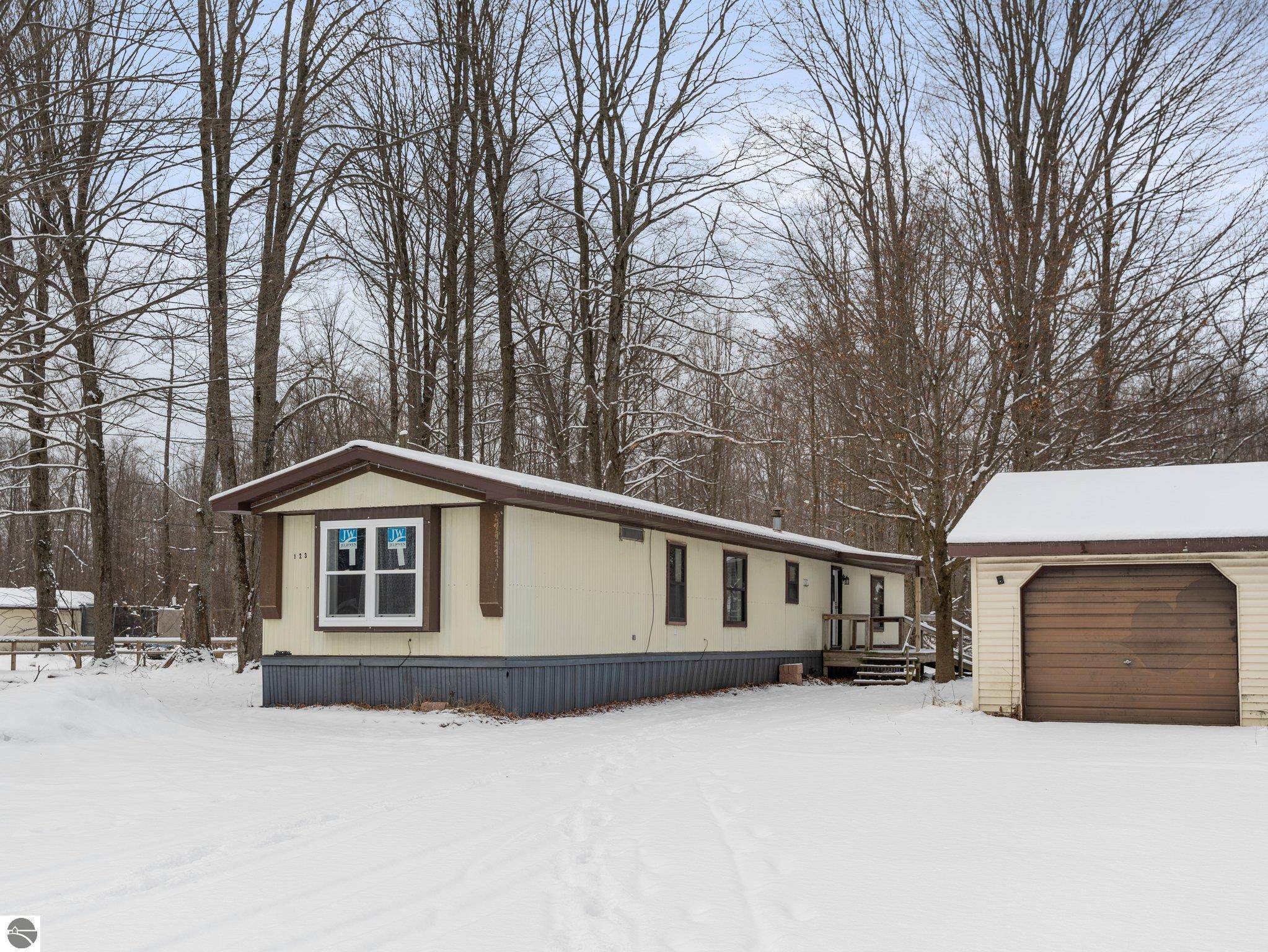 123 Chippewa Trail