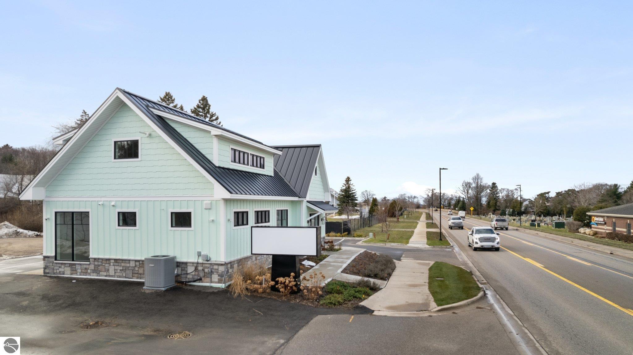 1111 Charlevoix Avenue