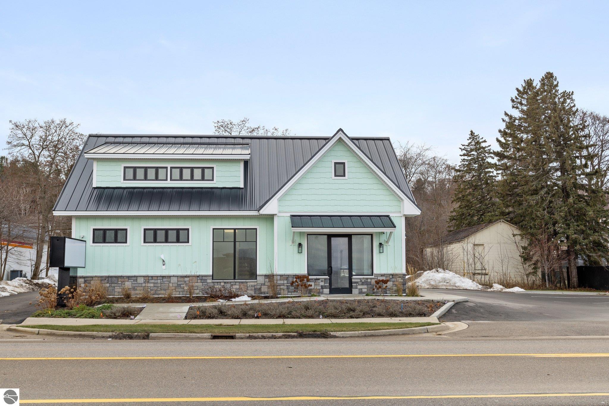 1111 Charlevoix Avenue