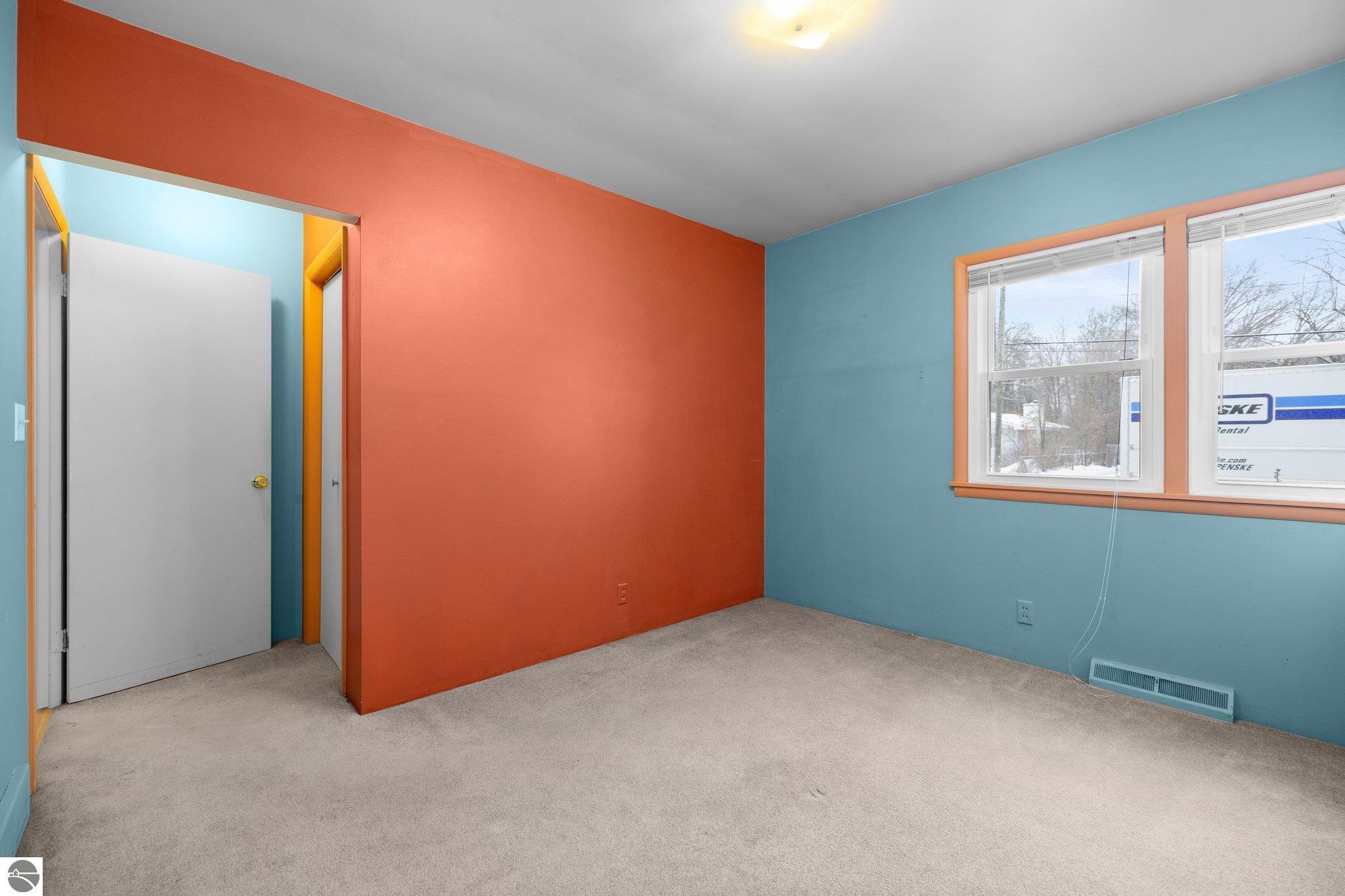 884 Carver Street